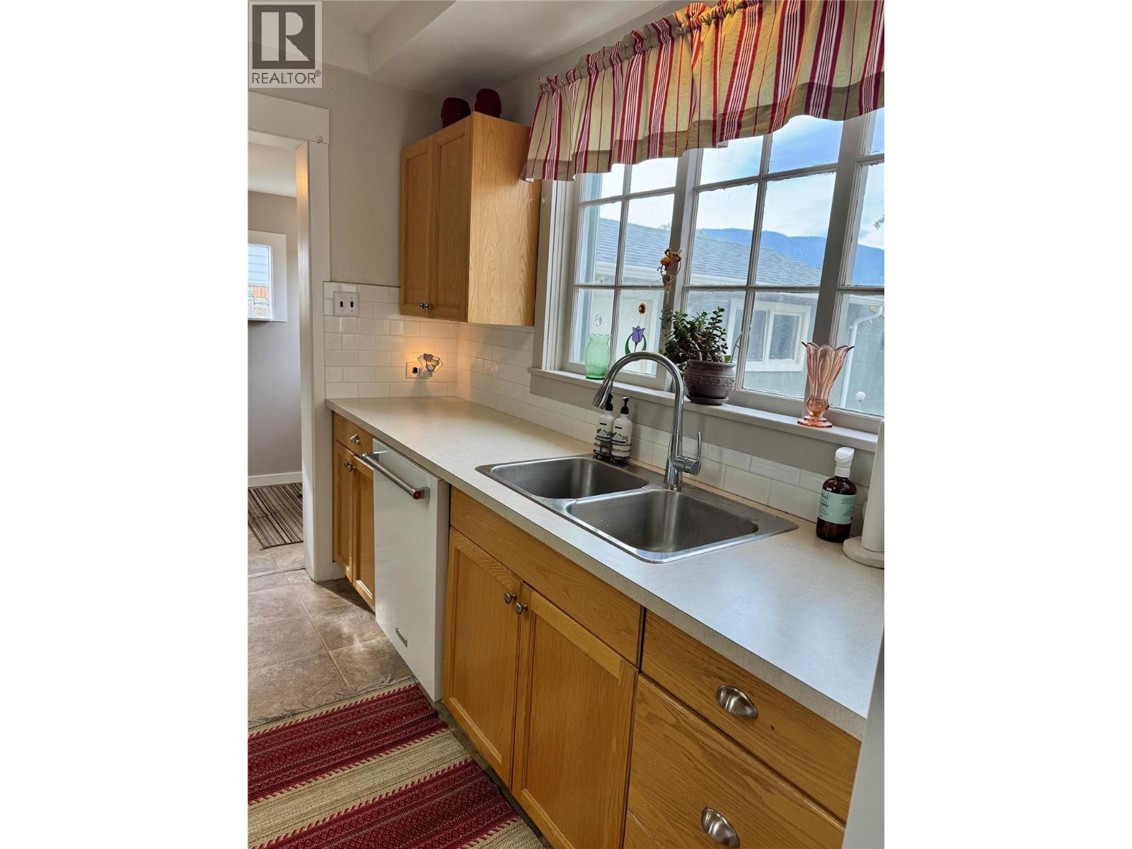 1782 Nicola Avenue, Merritt, British Columbia  V1K 1B8 - Photo 5 - 10379322