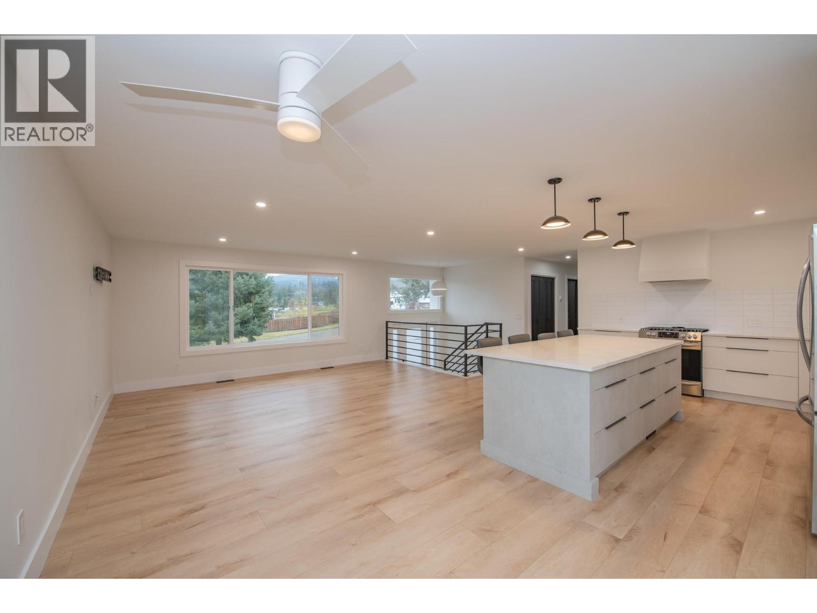 5144 Haynes Road, Vernon, British Columbia  V1B 3J6 - Photo 12 - 10379319