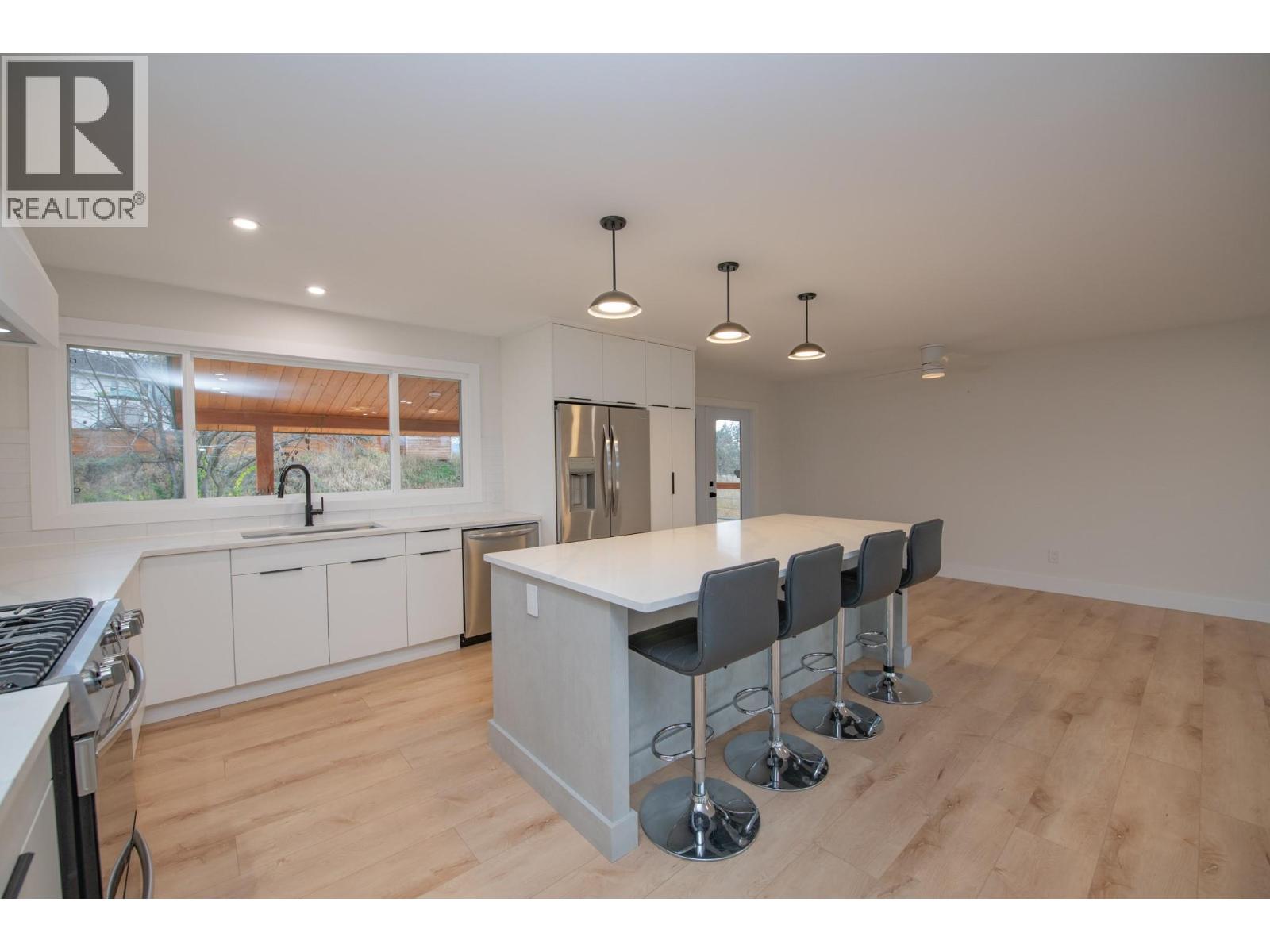5144 Haynes Road, Vernon, British Columbia  V1B 3J6 - Photo 4 - 10379319