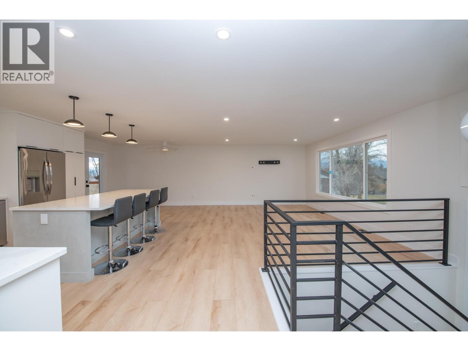5144 Haynes Road, Vernon, British Columbia  V1B 3J6 - Photo 6 - 10379319