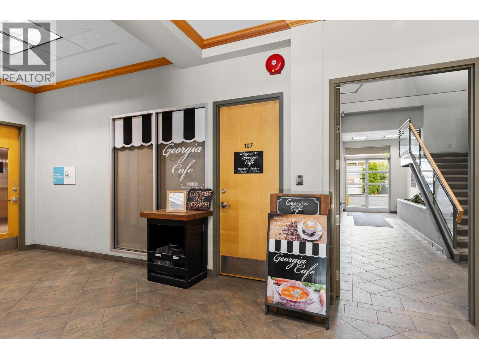 3330 Richter Street Unit# 107, Kelowna, British Columbia  V1W 4V5 - Photo 3 - 10379332