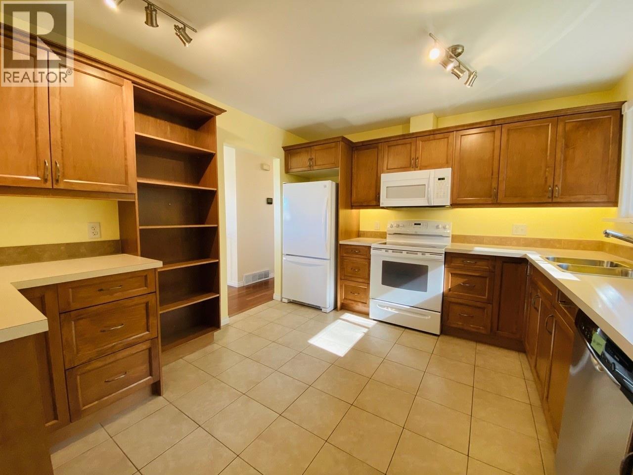 835 Camelia Road, Kelowna, British Columbia  V1X 3M9 - Photo 11 - 10378121