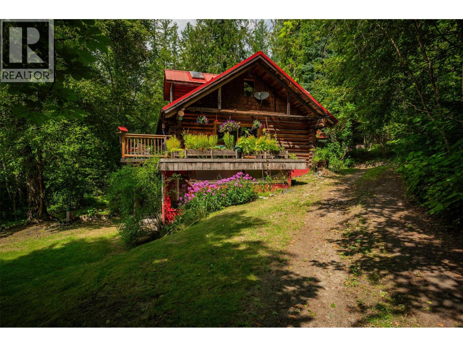 1506 Highway 31a, New Denver, British Columbia  V0G 1S0 - Photo 2 - 10378874