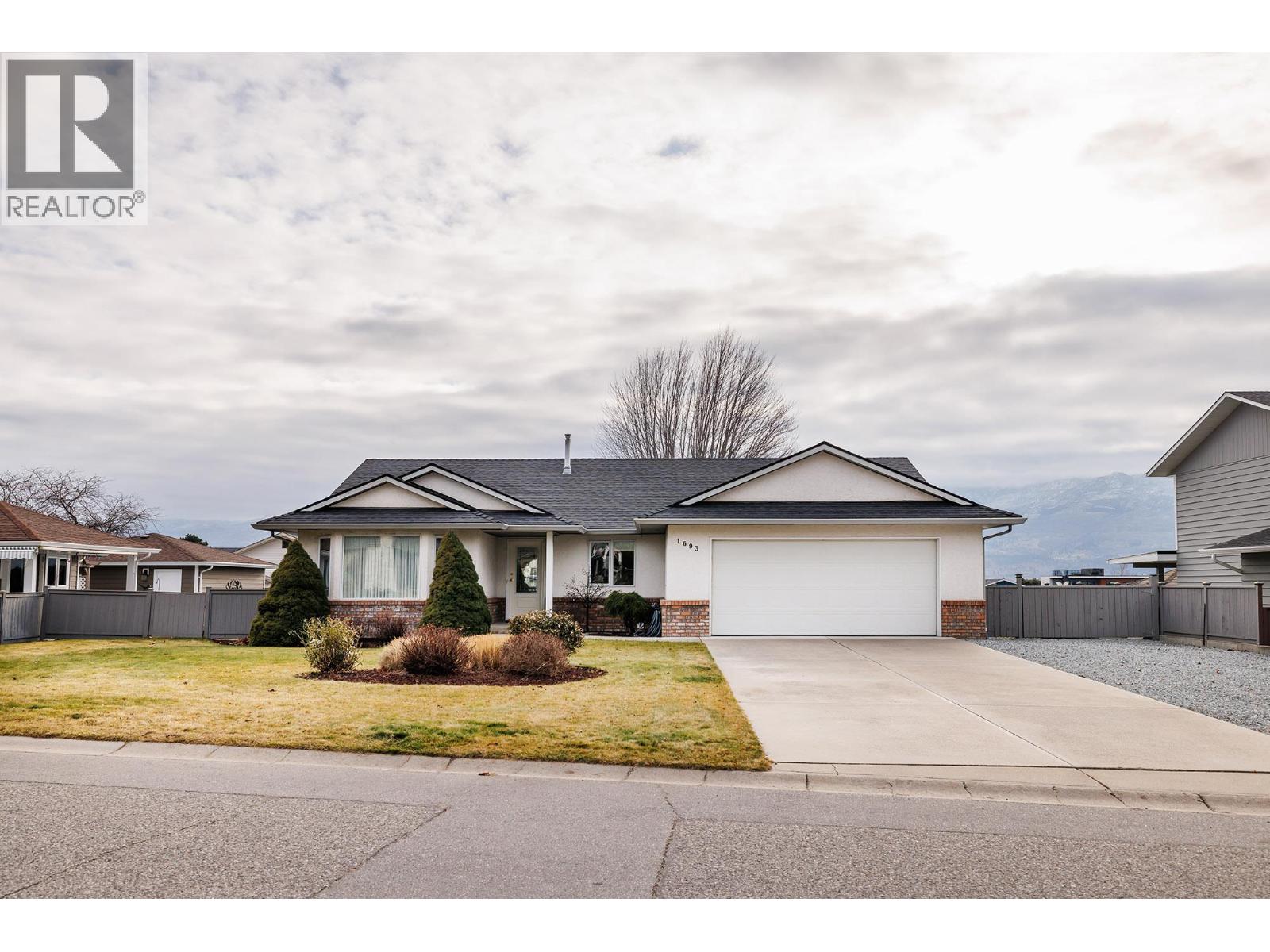 1693 Newport Road, West Kelowna, British Columbia  V4T 1X1 - Photo 2 - 10379250