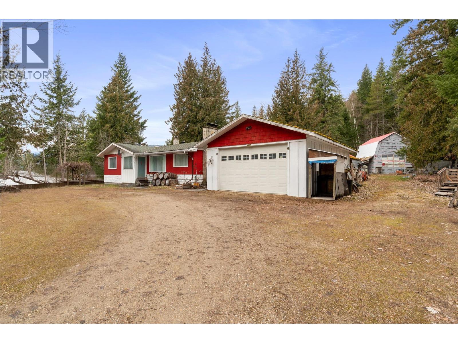 4841 5 Avenue SW, salmon arm, British Columbia