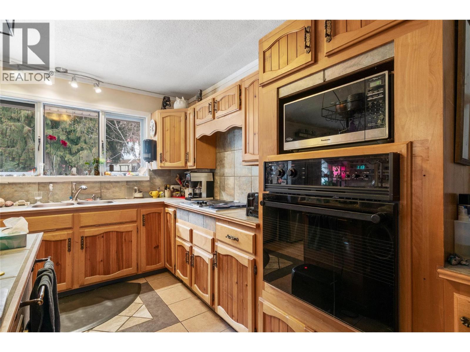 4841 5 Avenue Sw, Salmon Arm, British Columbia  V1E 2Y9 - Photo 10 - 10378744