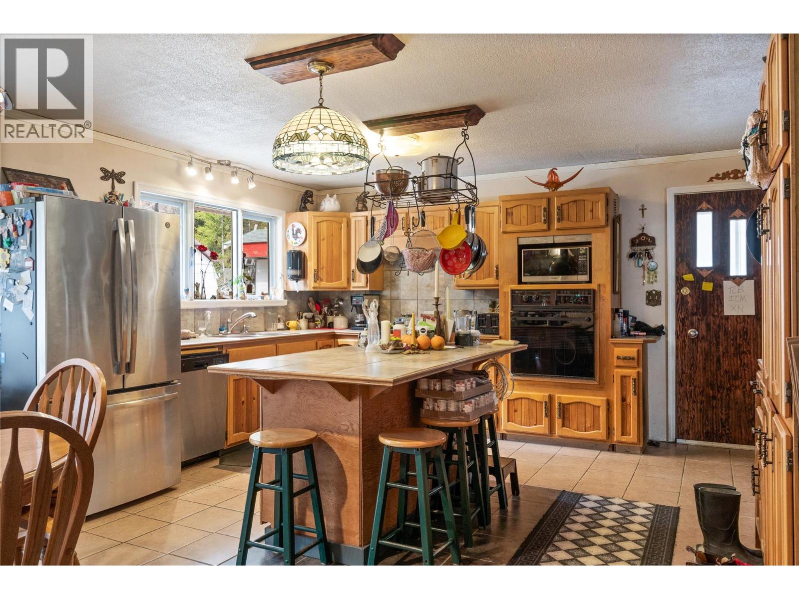 4841 5 Avenue Sw, Salmon Arm, British Columbia  V1E 2Y9 - Photo 8 - 10378744