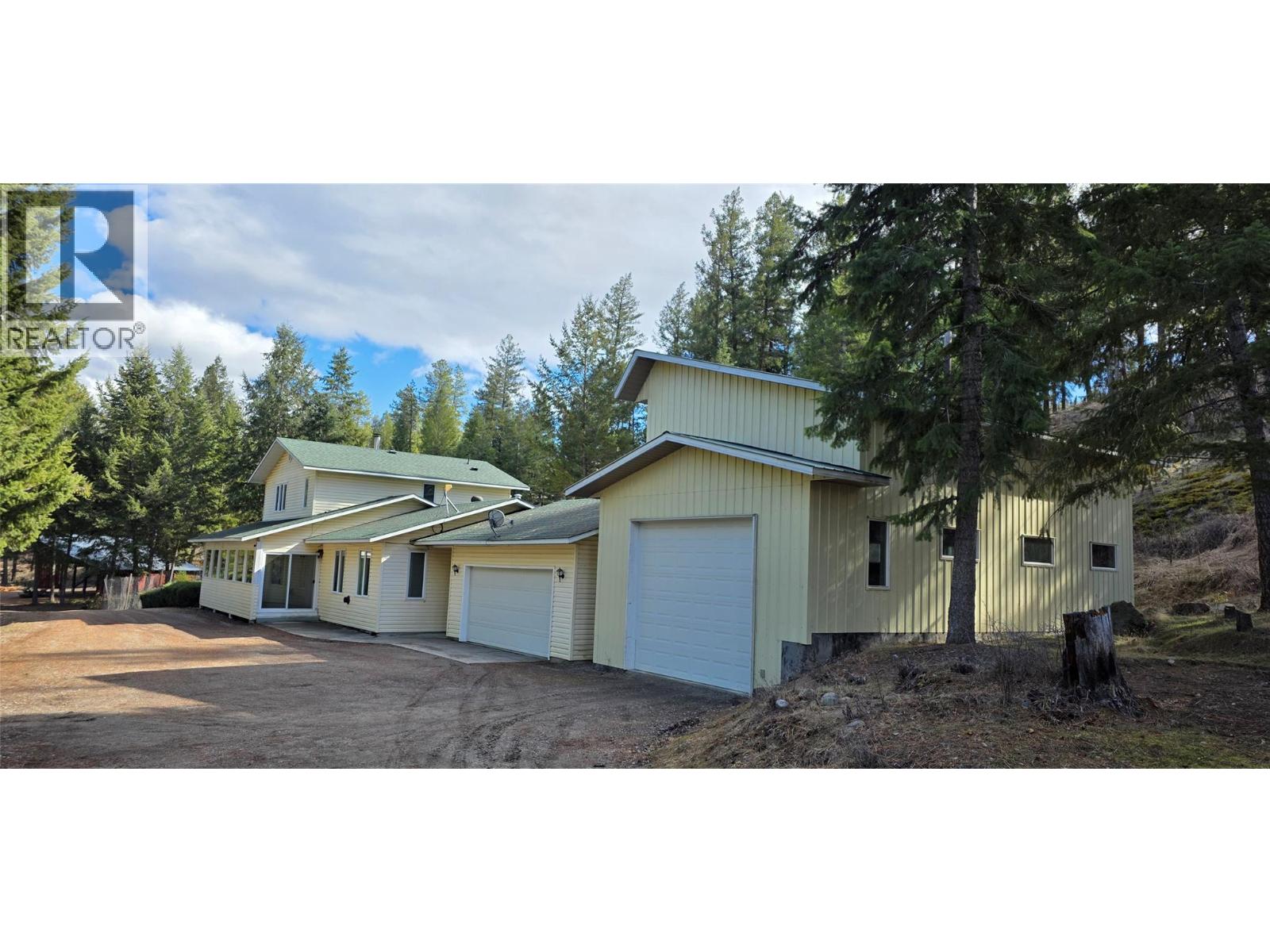 3400 Highway 3, Rock Creek, British Columbia  V0H 1Y0 - Photo 15 - 10379338