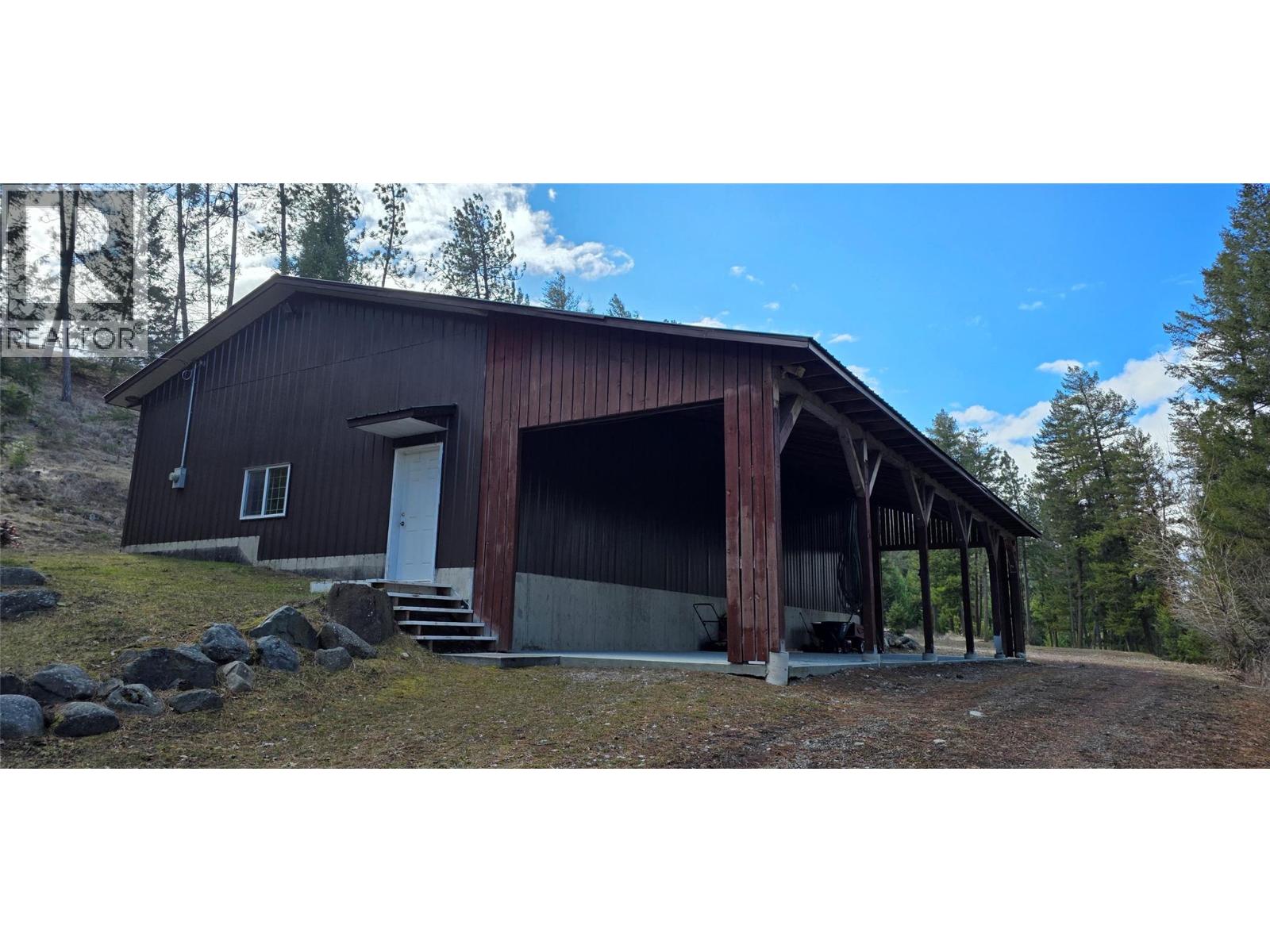 3400 Highway 3, Rock Creek, British Columbia  V0H 1Y0 - Photo 3 - 10379338