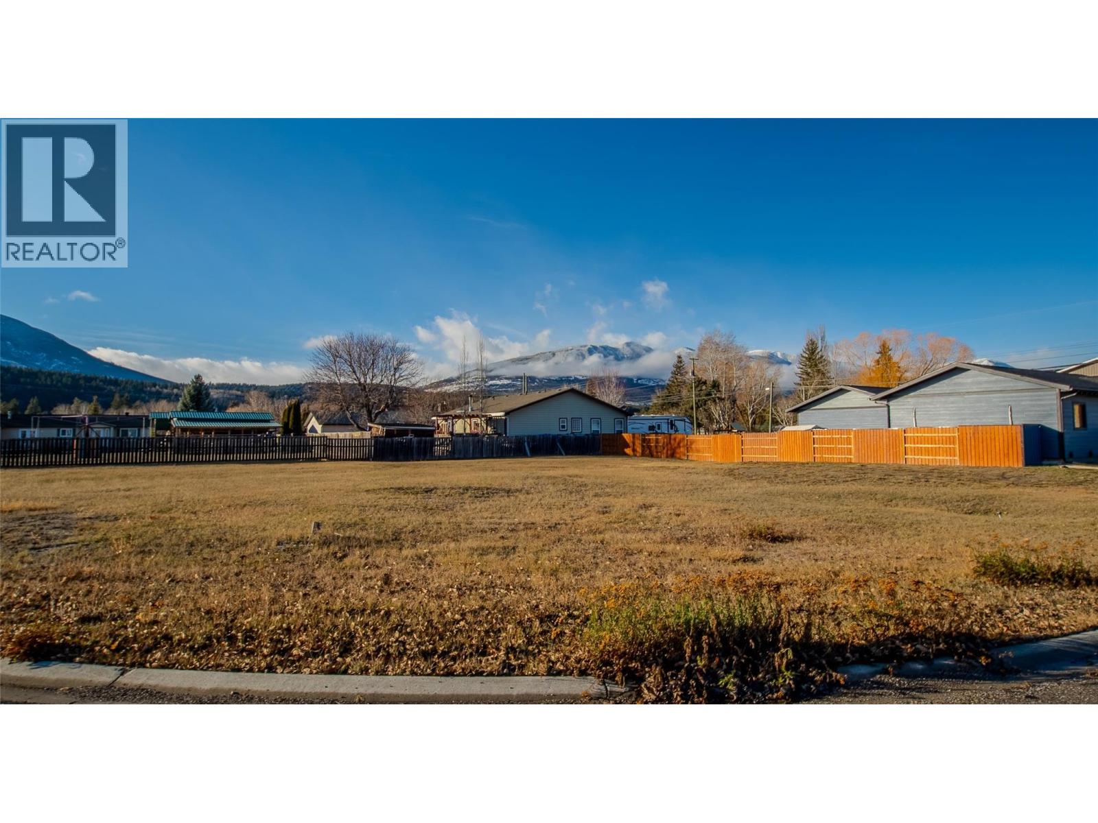 8957 Columbia View Crescent, Canal Flats, British Columbia  V0B 1B0 - Photo 7 - 10379354