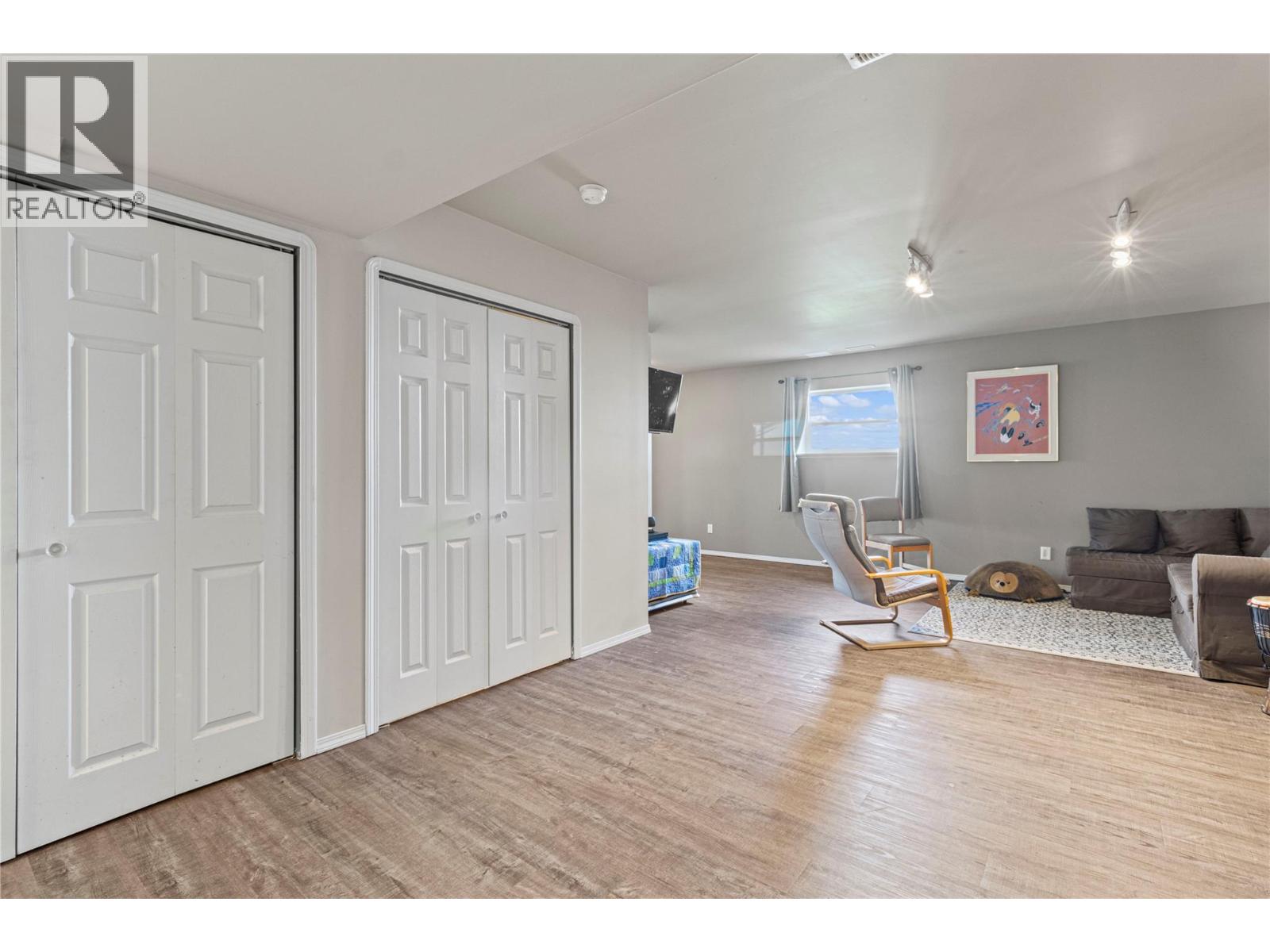2500 4th Avenue Se, Salmon Arm, British Columbia  V1E 1K7 - Photo 55 - 10378531