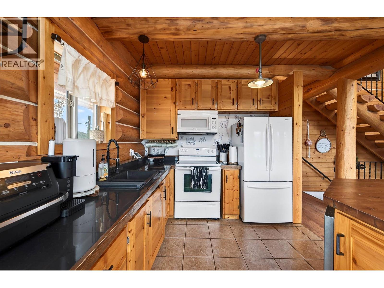524 Deer Drive, Kamloops, British Columbia  V1S 1Z9 - Photo 10 - 10379334
