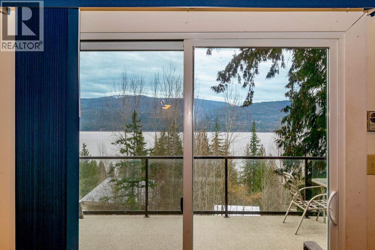 7547 Golden Spur Trail, Anglemont, British Columbia  V0E 1M8 - Photo 14 - 10376747