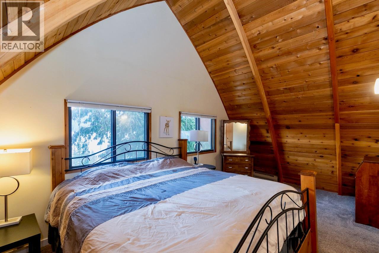 7547 Golden Spur Trail, Anglemont, British Columbia  V0E 1M8 - Photo 20 - 10376747
