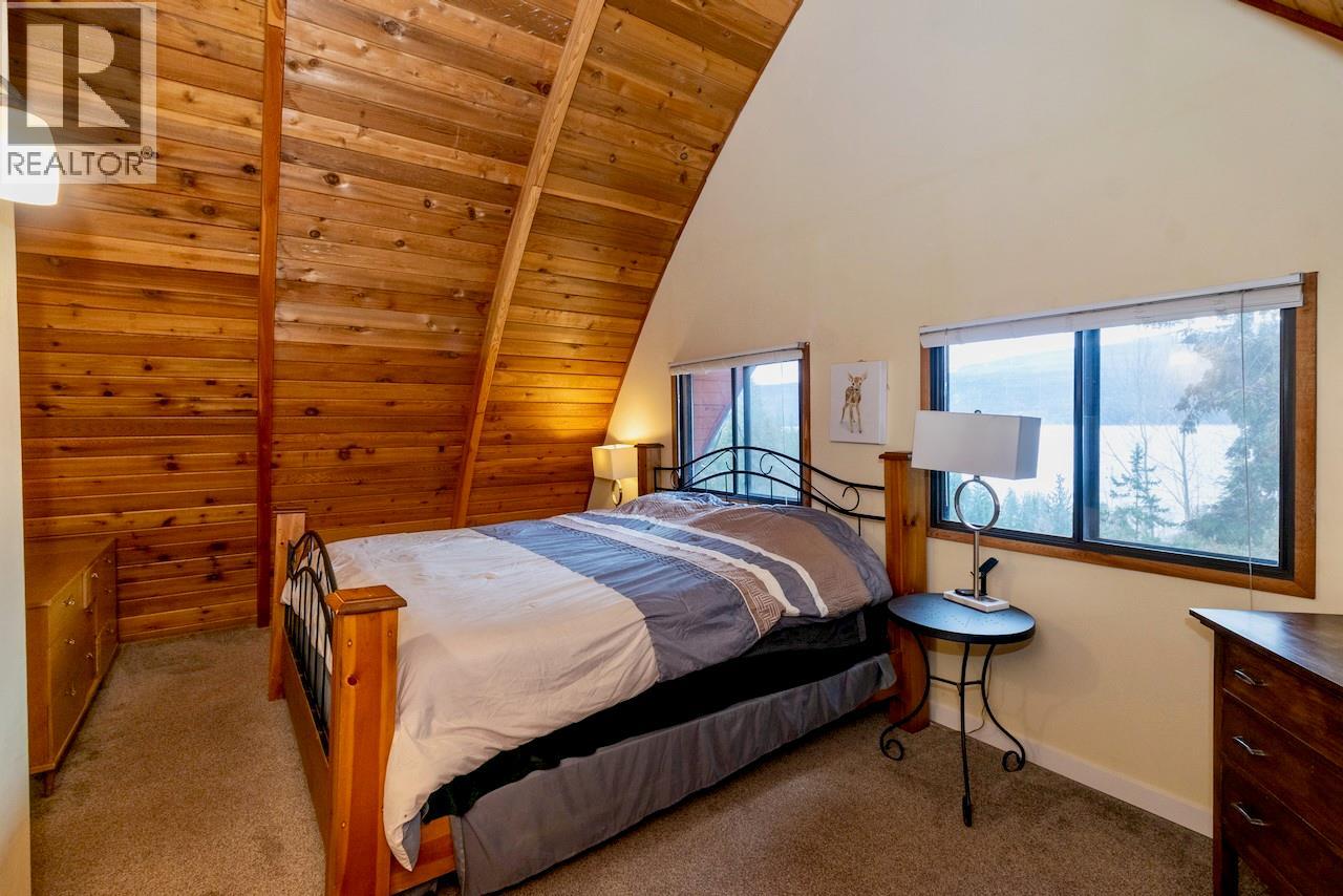 7547 Golden Spur Trail, Anglemont, British Columbia  V0E 1M8 - Photo 21 - 10376747
