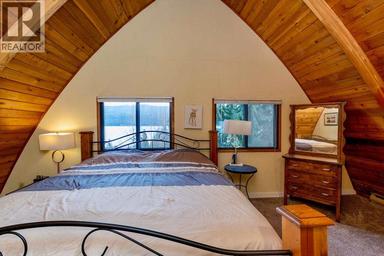 7547 Golden Spur Trail, Anglemont, British Columbia  V0E 1M8 - Photo 22 - 10376747