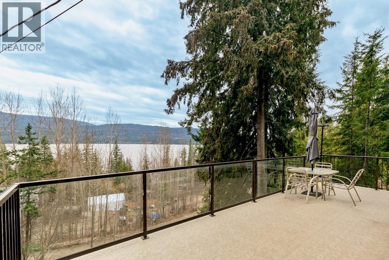 7547 Golden Spur Trail, Anglemont, British Columbia  V0E 1M8 - Photo 29 - 10376747