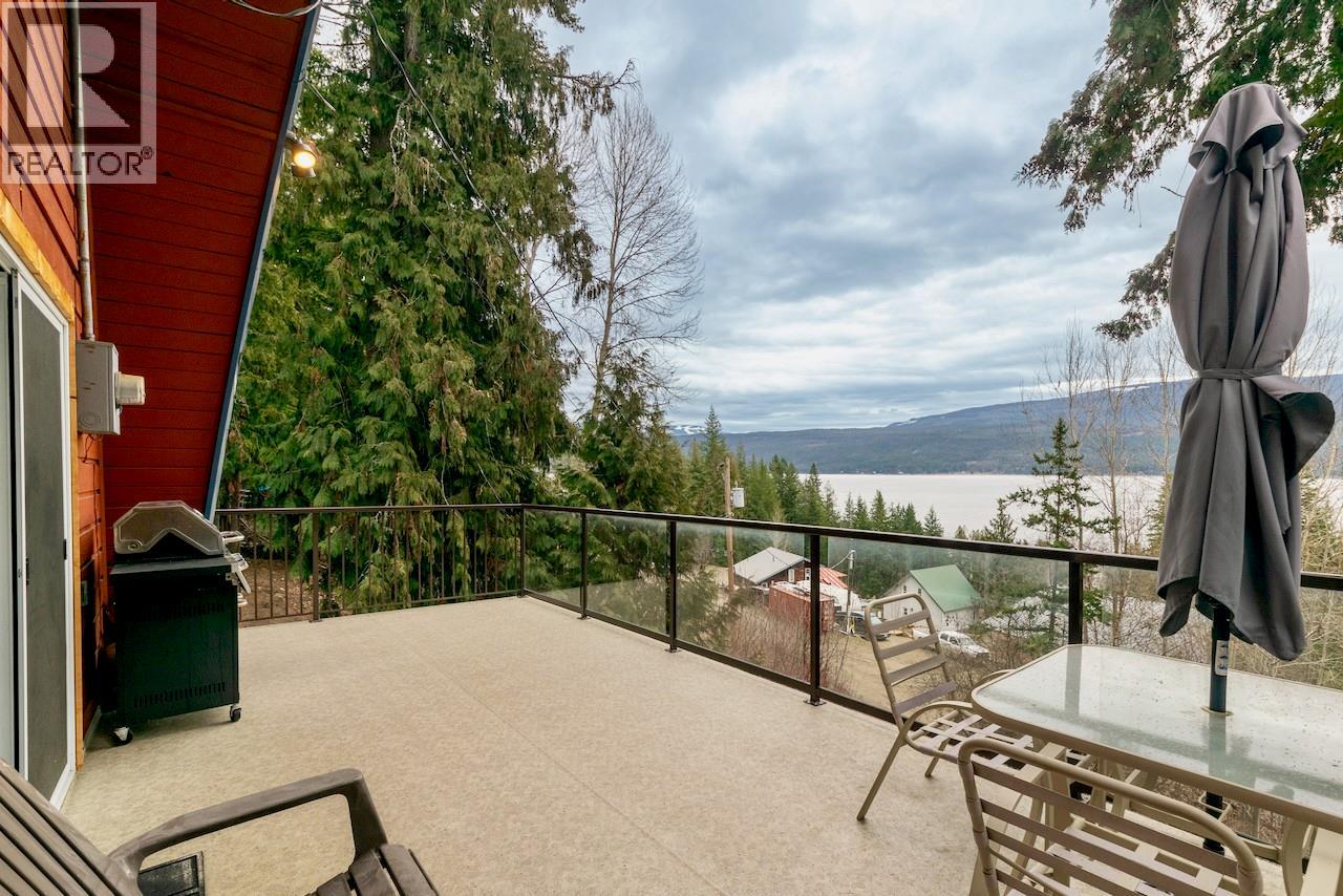 7547 Golden Spur Trail, Anglemont, British Columbia  V0E 1M8 - Photo 30 - 10376747