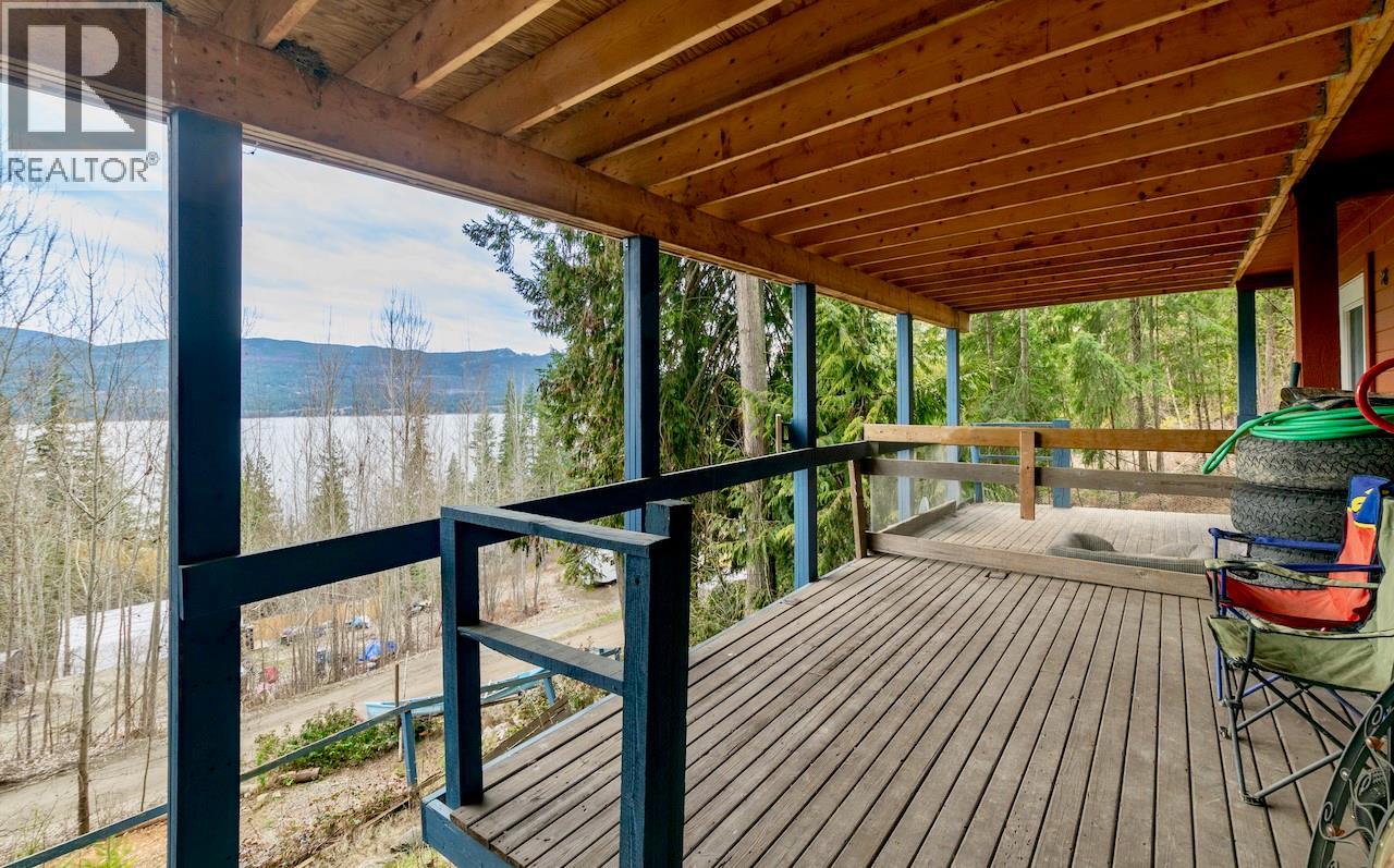7547 Golden Spur Trail, Anglemont, British Columbia  V0E 1M8 - Photo 38 - 10376747