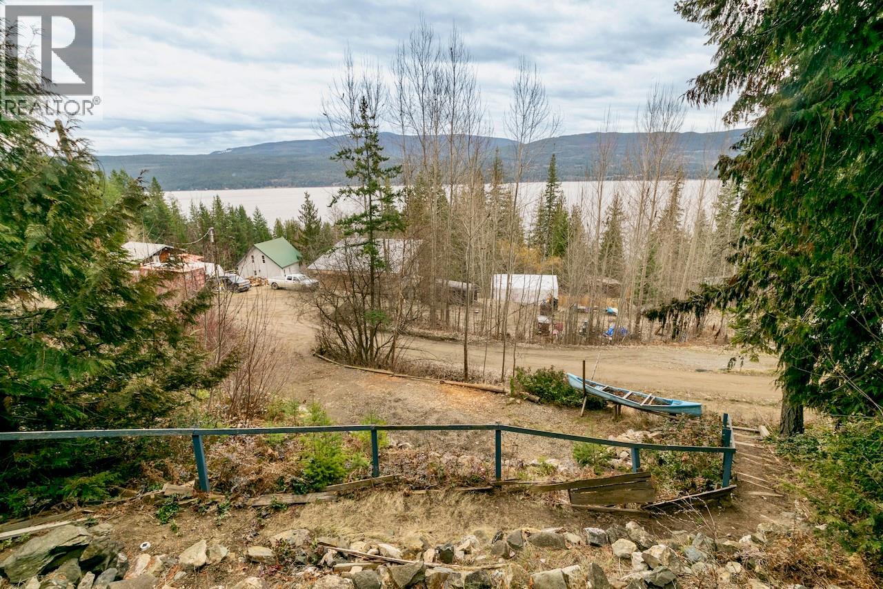 7547 Golden Spur Trail, Anglemont, British Columbia  V0E 1M8 - Photo 41 - 10376747