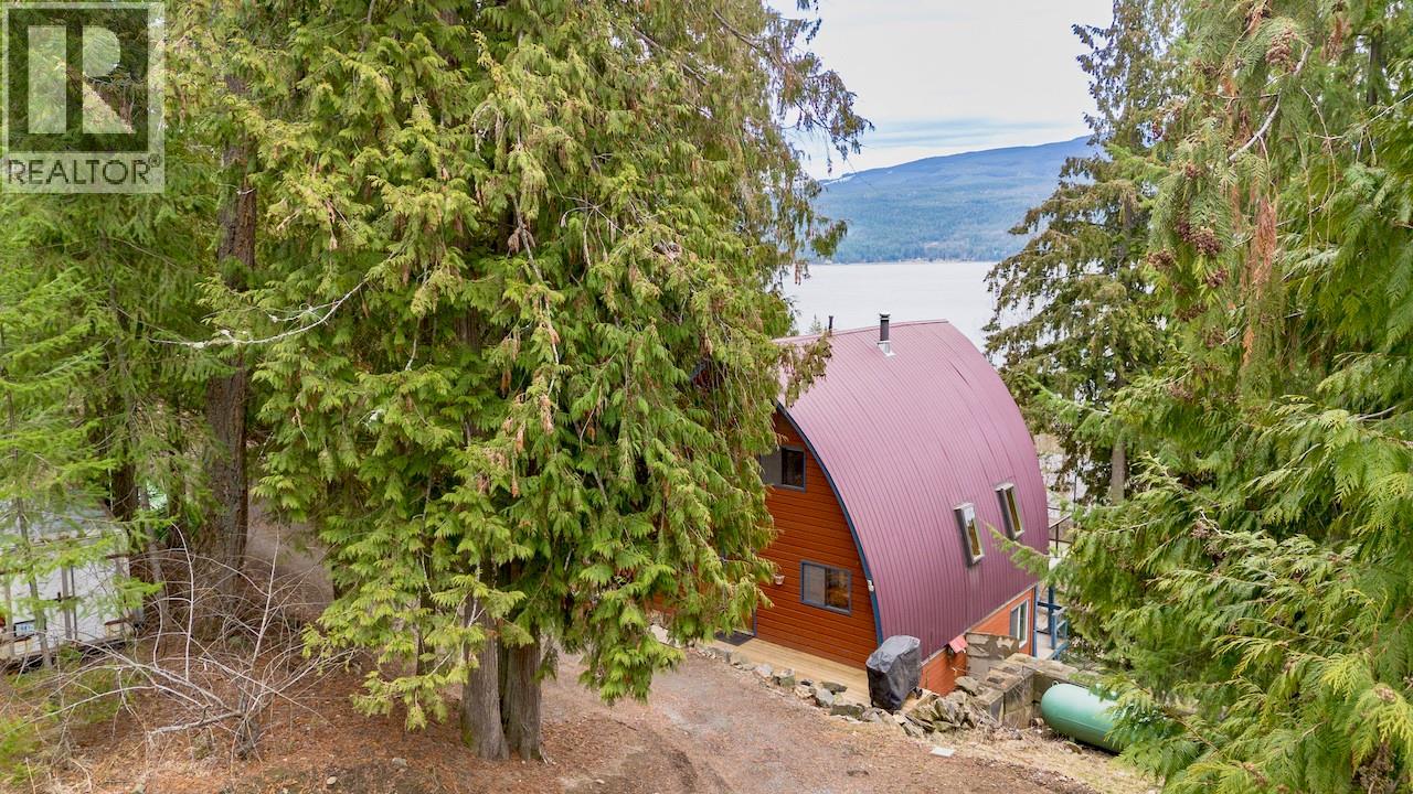 7547 Golden Spur Trail, Anglemont, British Columbia  V0E 1M8 - Photo 44 - 10376747