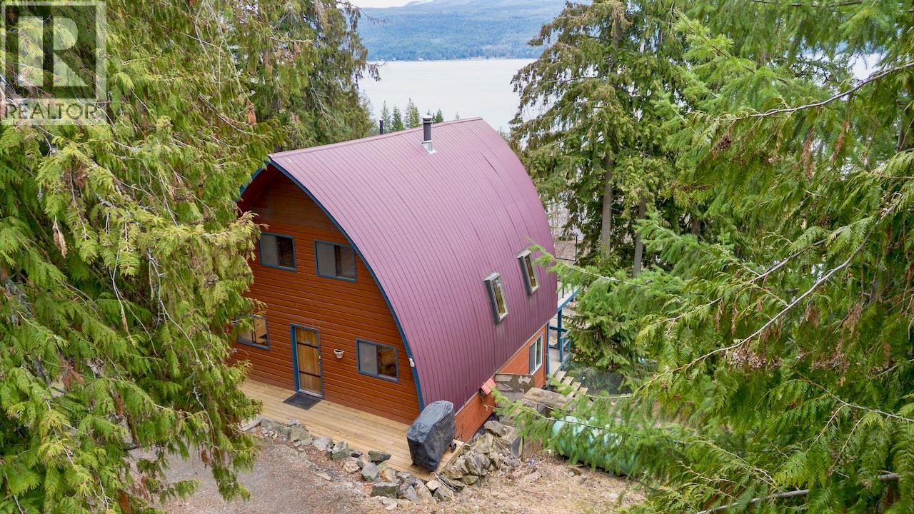 7547 Golden Spur Trail, Anglemont, British Columbia  V0E 1M8 - Photo 45 - 10376747