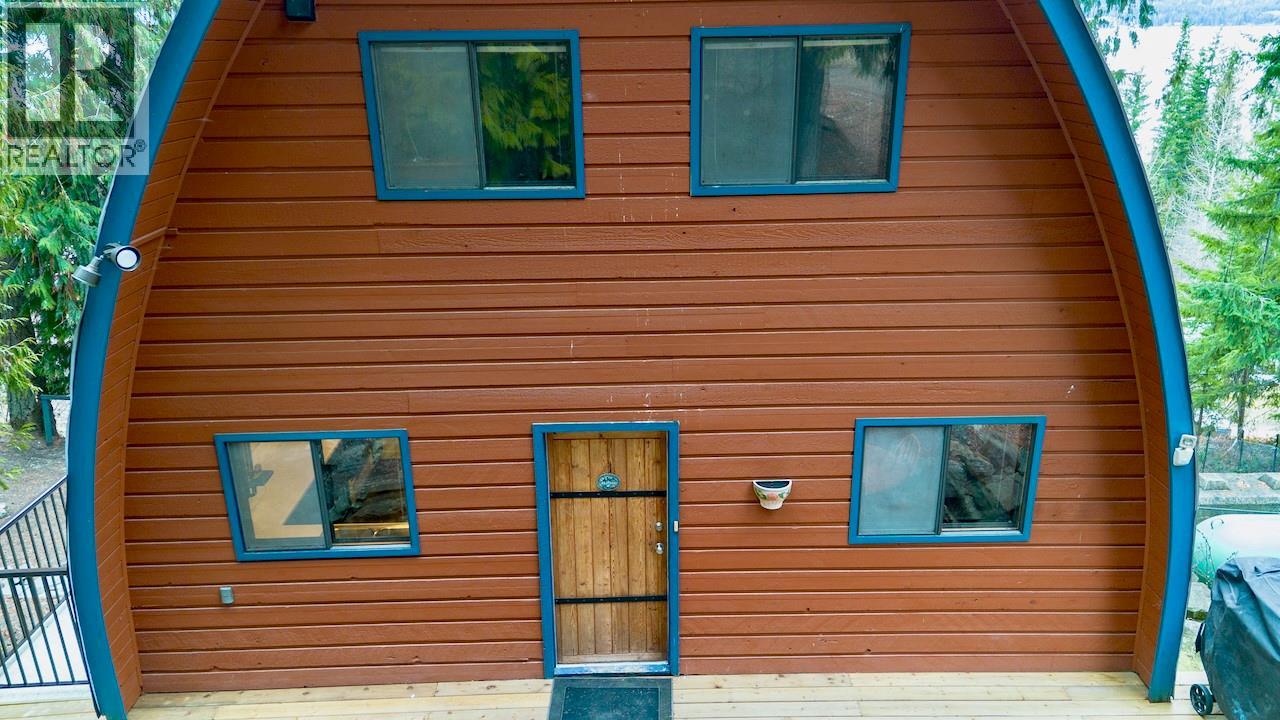 7547 Golden Spur Trail, Anglemont, British Columbia  V0E 1M8 - Photo 46 - 10376747