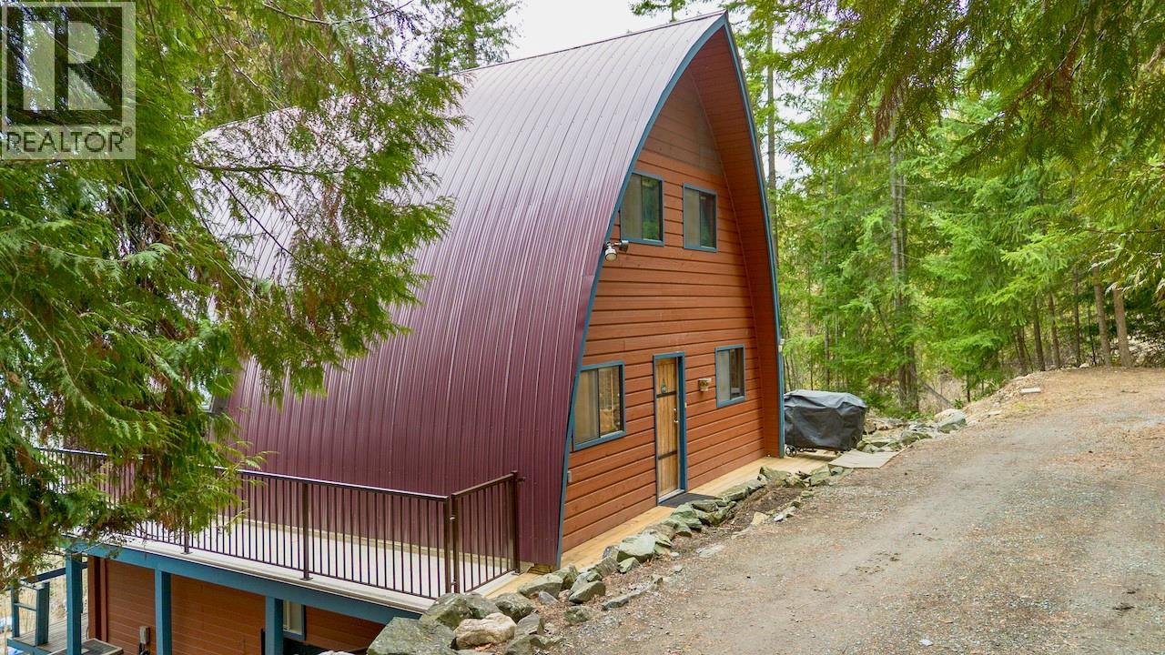 7547 Golden Spur Trail, Anglemont, British Columbia  V0E 1M8 - Photo 47 - 10376747