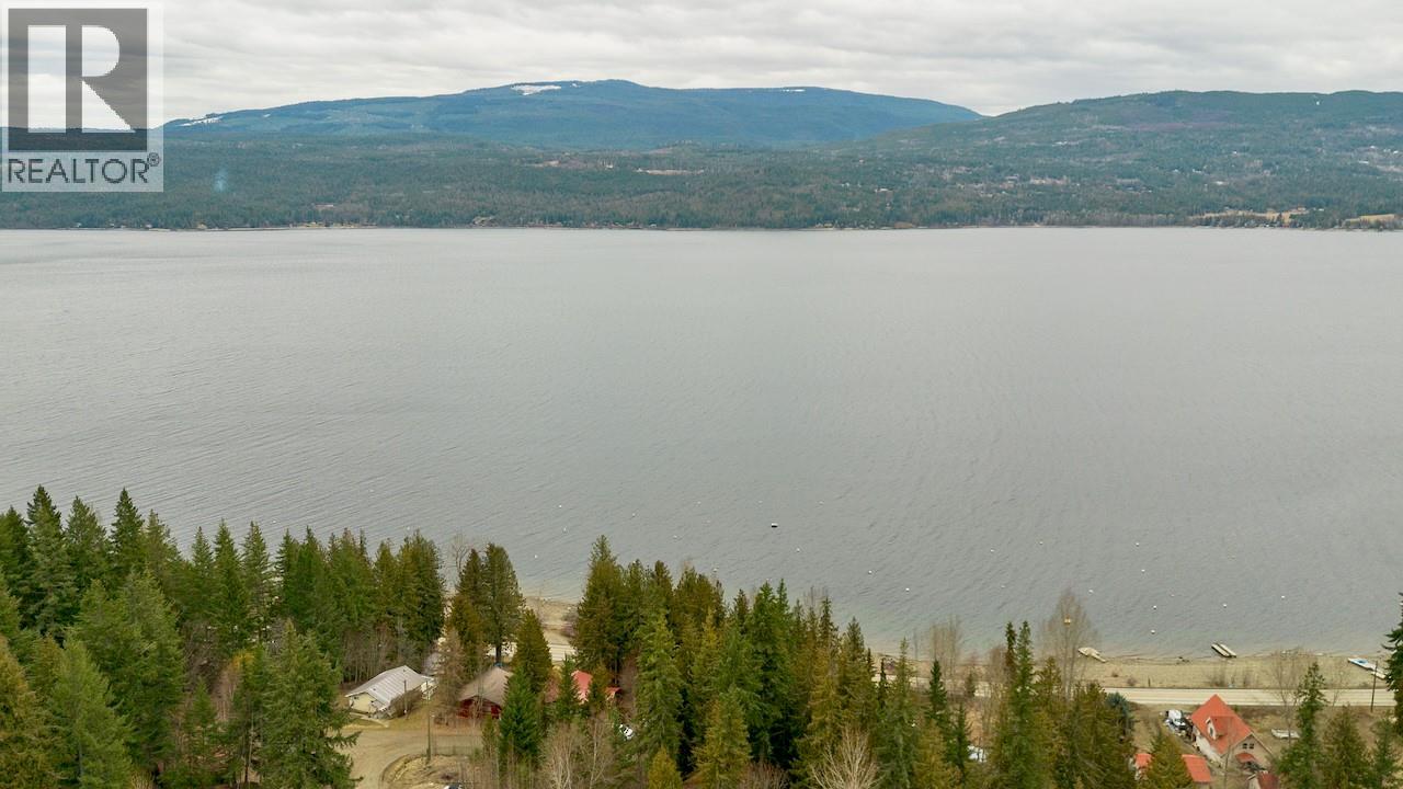 7547 Golden Spur Trail, Anglemont, British Columbia  V0E 1M8 - Photo 49 - 10376747