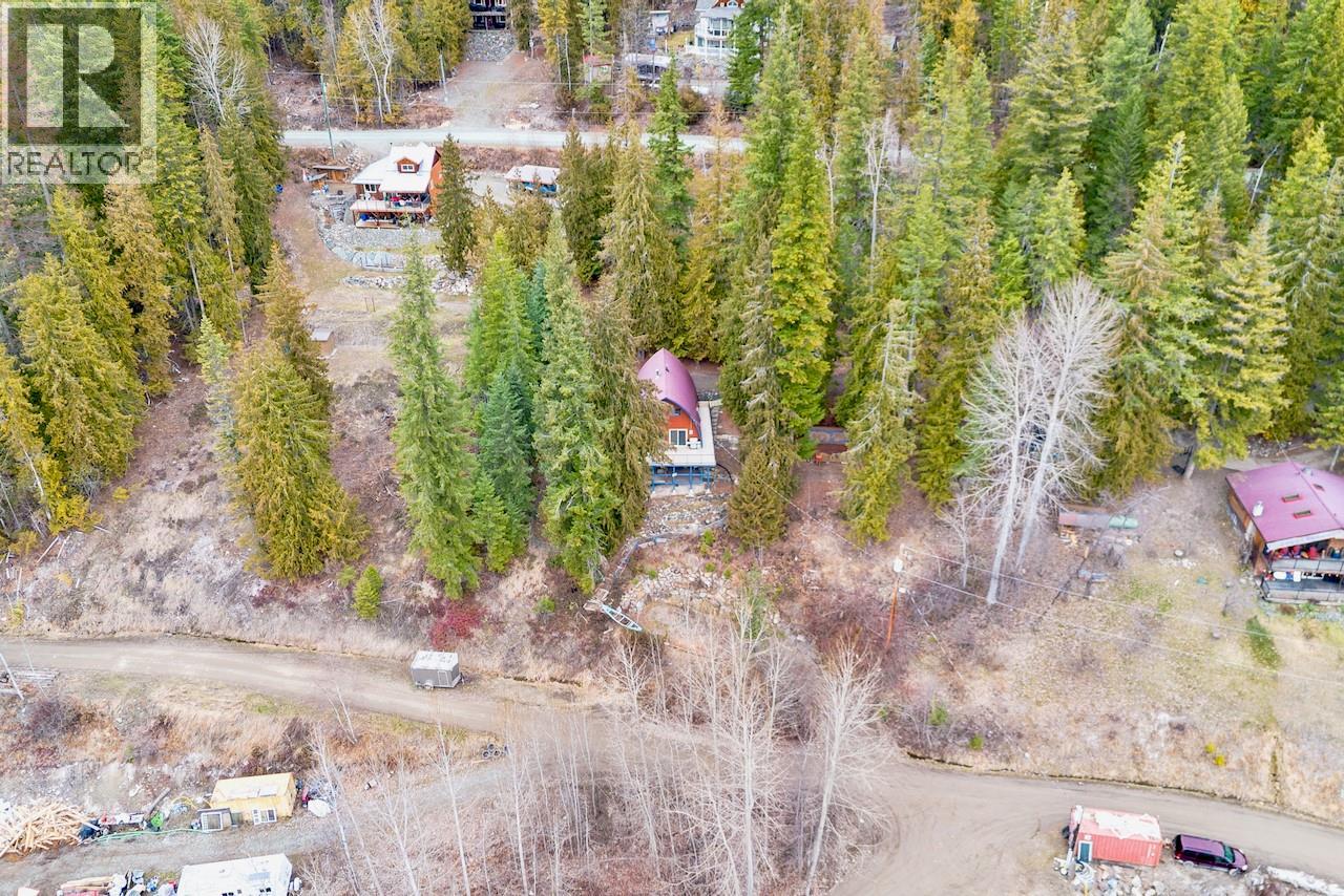 7547 Golden Spur Trail, Anglemont, British Columbia  V0E 1M8 - Photo 51 - 10376747