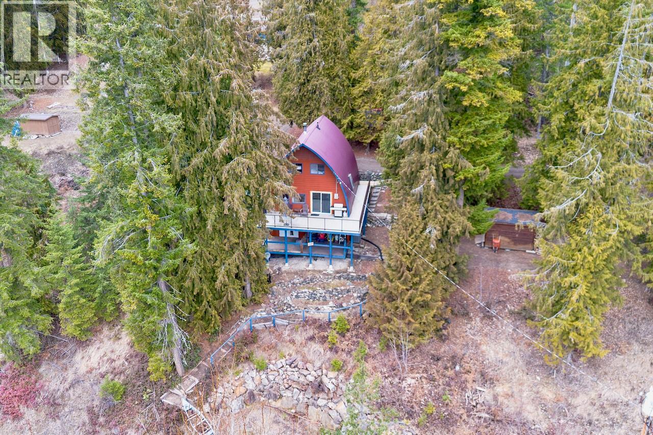 7547 Golden Spur Trail, Anglemont, British Columbia  V0E 1M8 - Photo 53 - 10376747