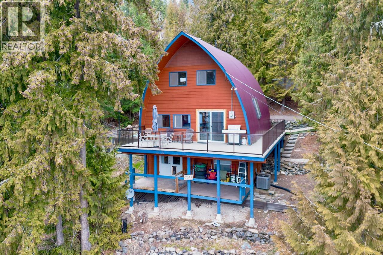 7547 Golden Spur Trail, Anglemont, British Columbia  V0E 1M8 - Photo 55 - 10376747
