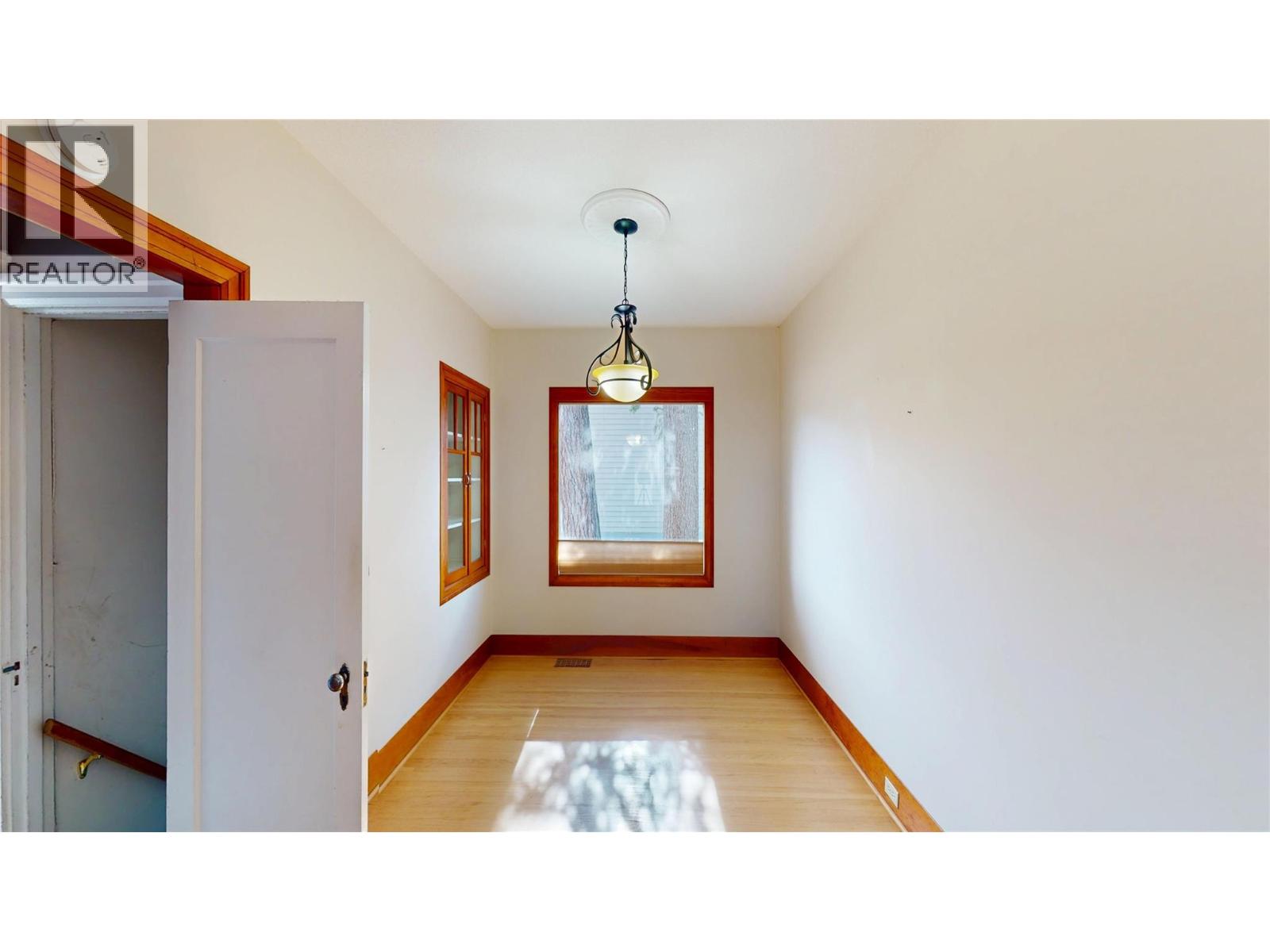 331 10th Avenue S, Cranbrook, British Columbia  V1C 2N5 - Photo 10 - 10378865