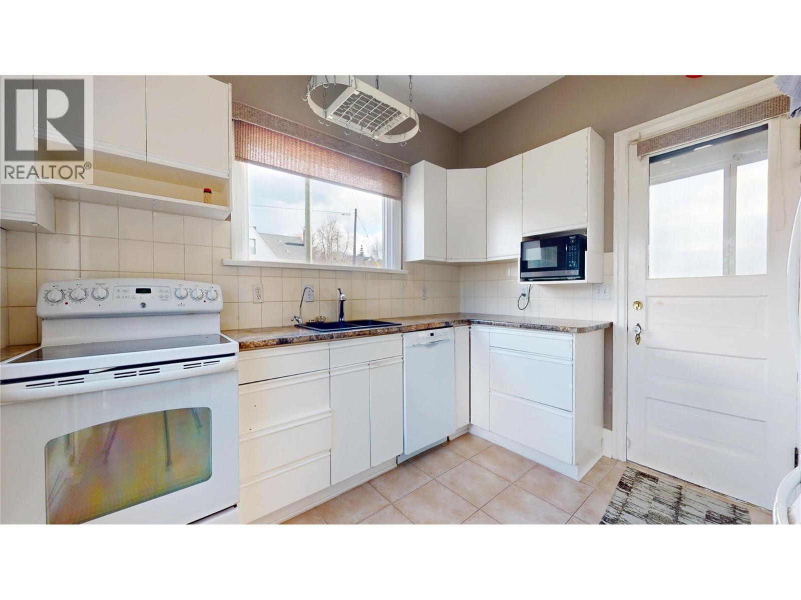 331 10th Avenue S, Cranbrook, British Columbia  V1C 2N5 - Photo 12 - 10378865
