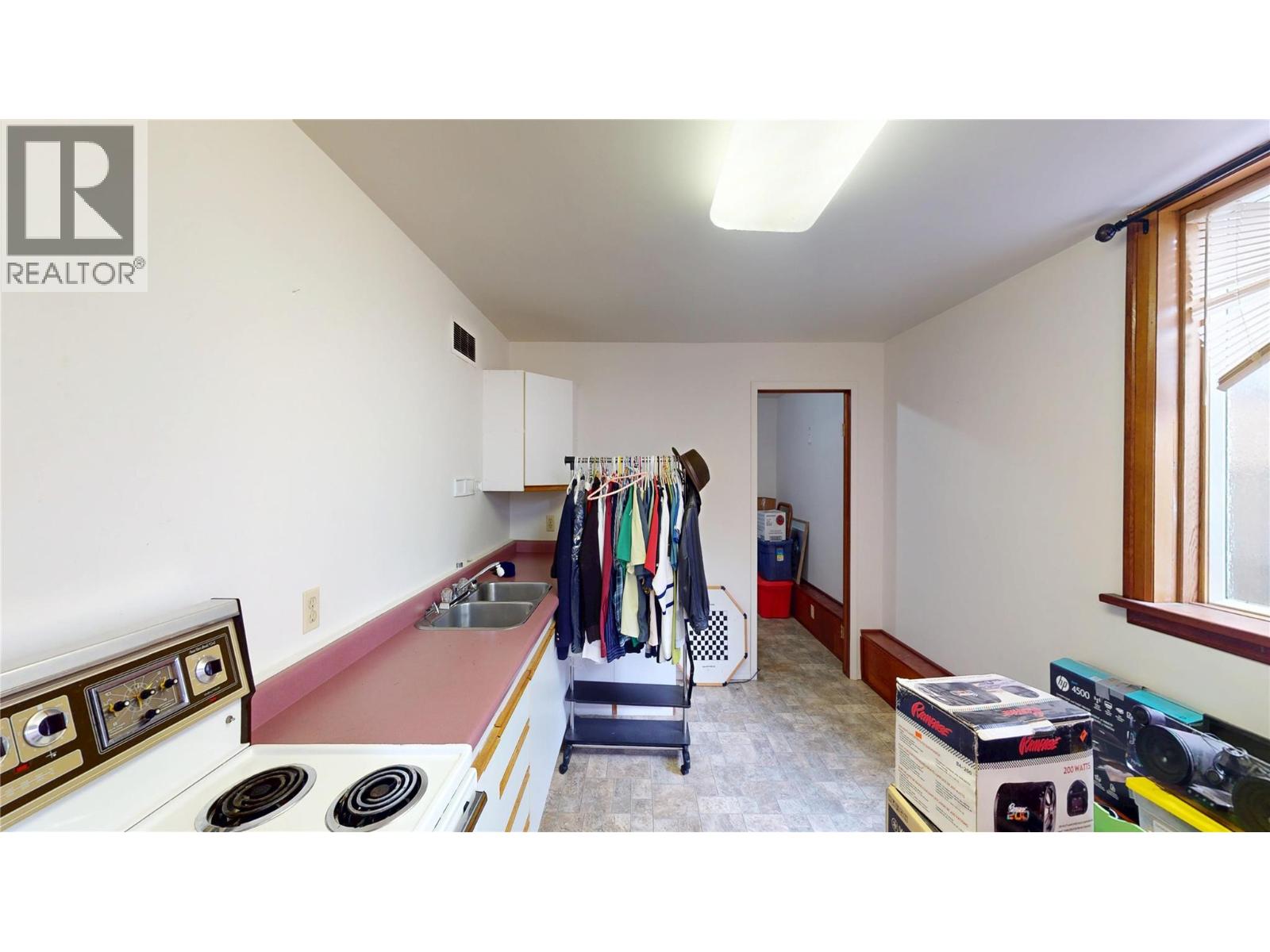 331 10th Avenue S, Cranbrook, British Columbia  V1C 2N5 - Photo 26 - 10378865