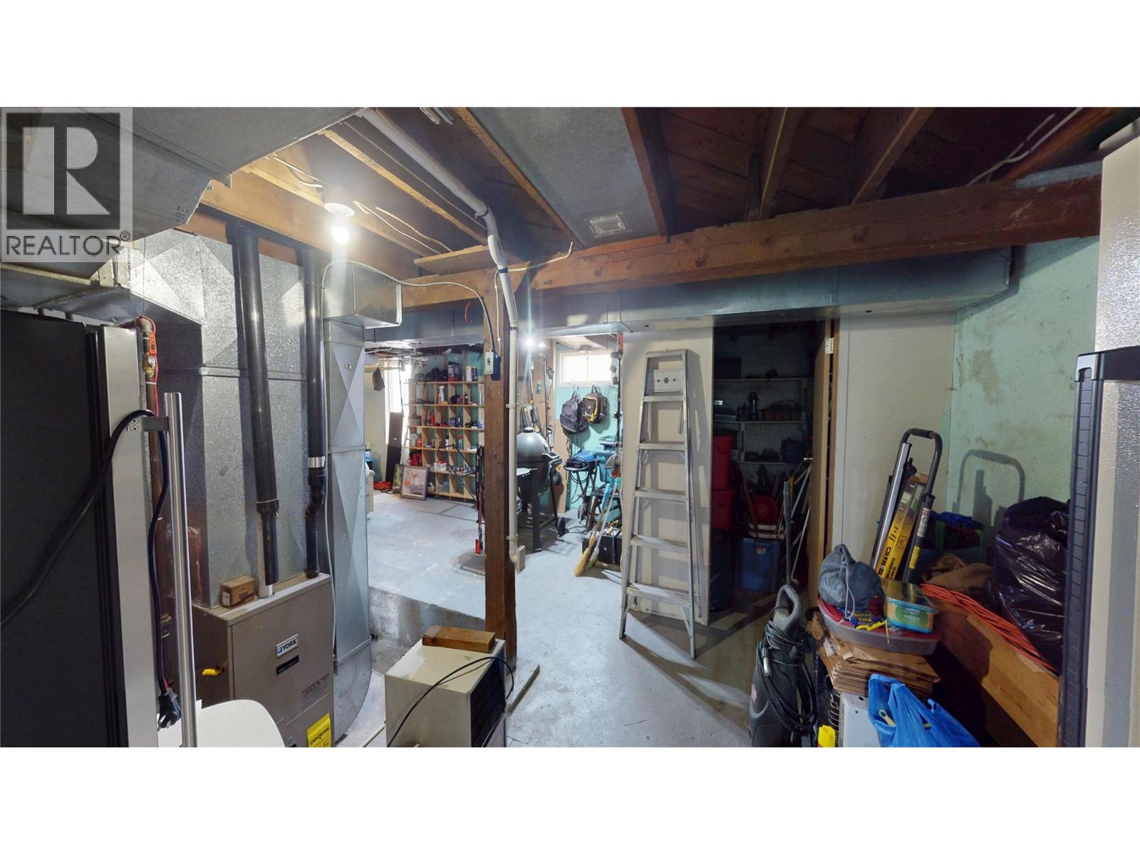 331 10th Avenue S, Cranbrook, British Columbia  V1C 2N5 - Photo 36 - 10378865