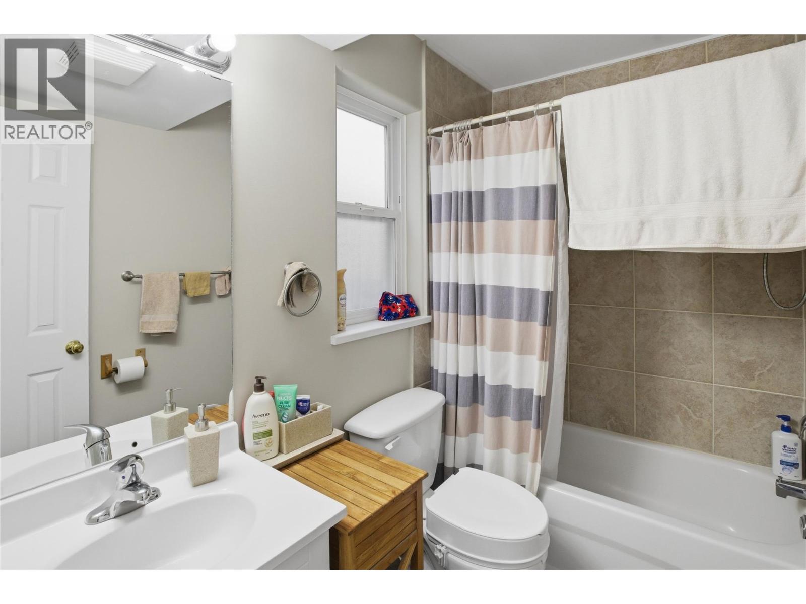 1938 Manning Court, Kamloops, British Columbia  V2E 2R8 - Photo 23 - 10379412