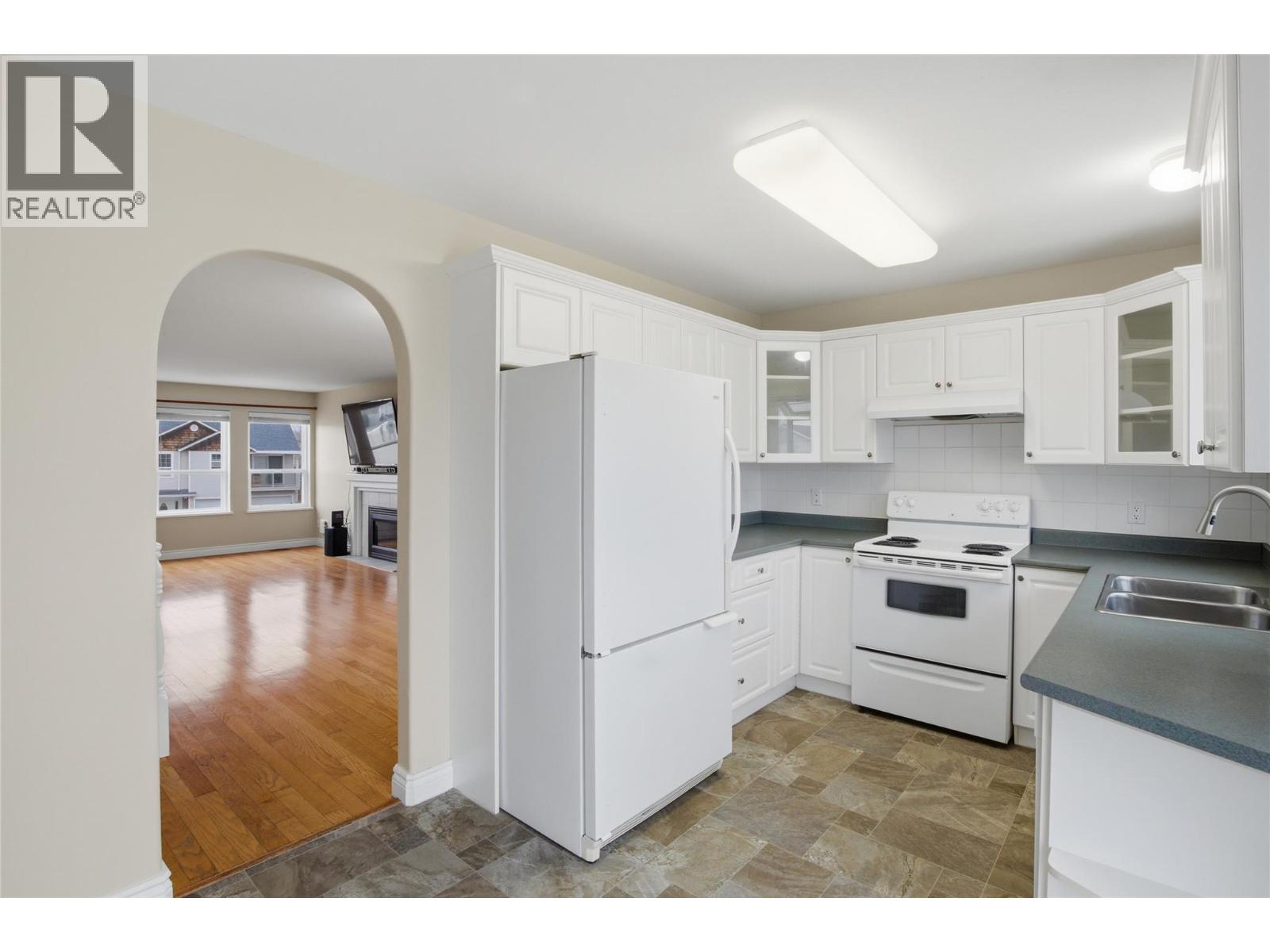 1938 Manning Court, Kamloops, British Columbia  V2E 2R8 - Photo 32 - 10379412