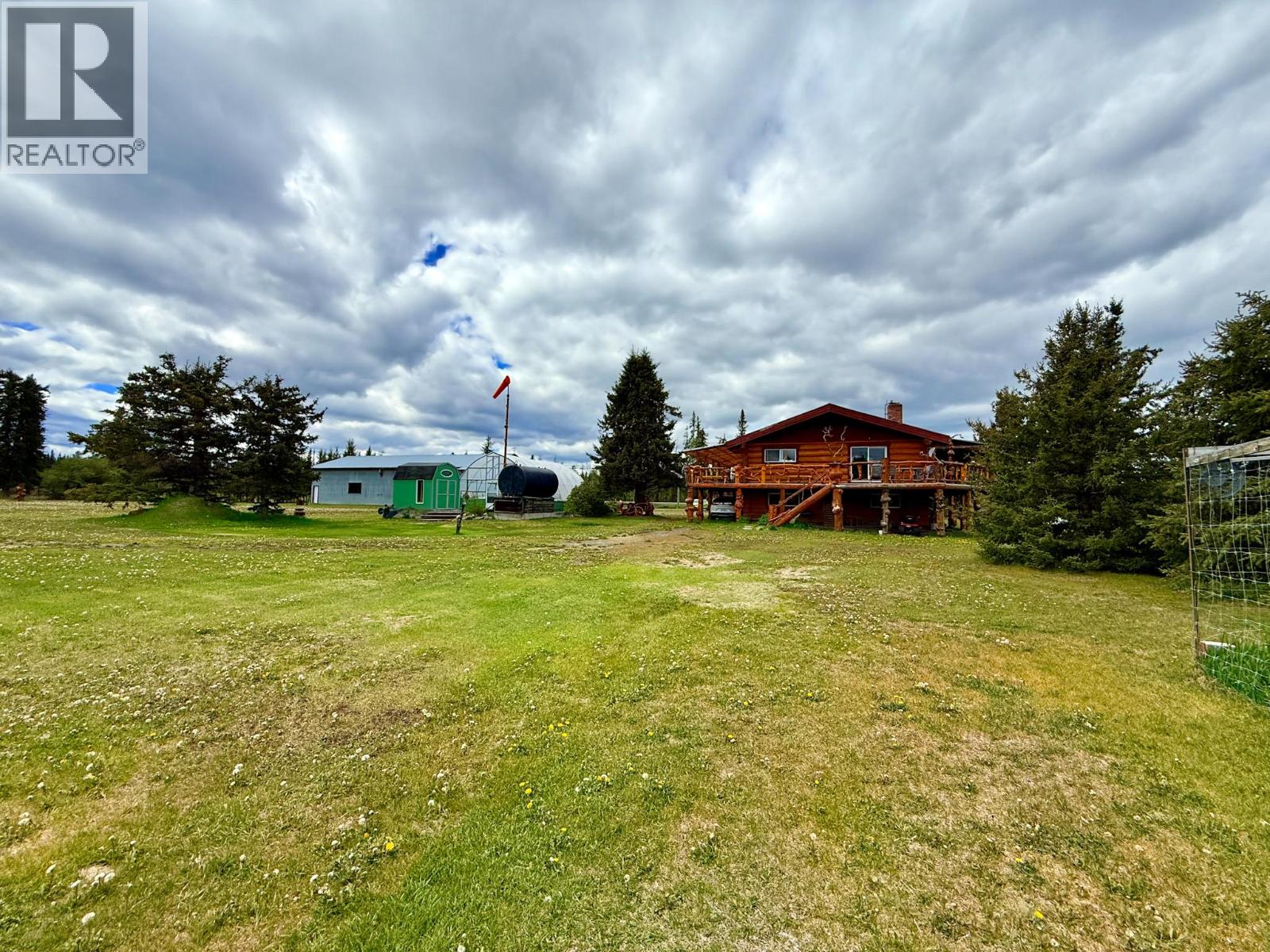 9736 97 Cariboo Highway, Clinton, British Columbia  V0K 1K0 - Photo 3 - 10379411