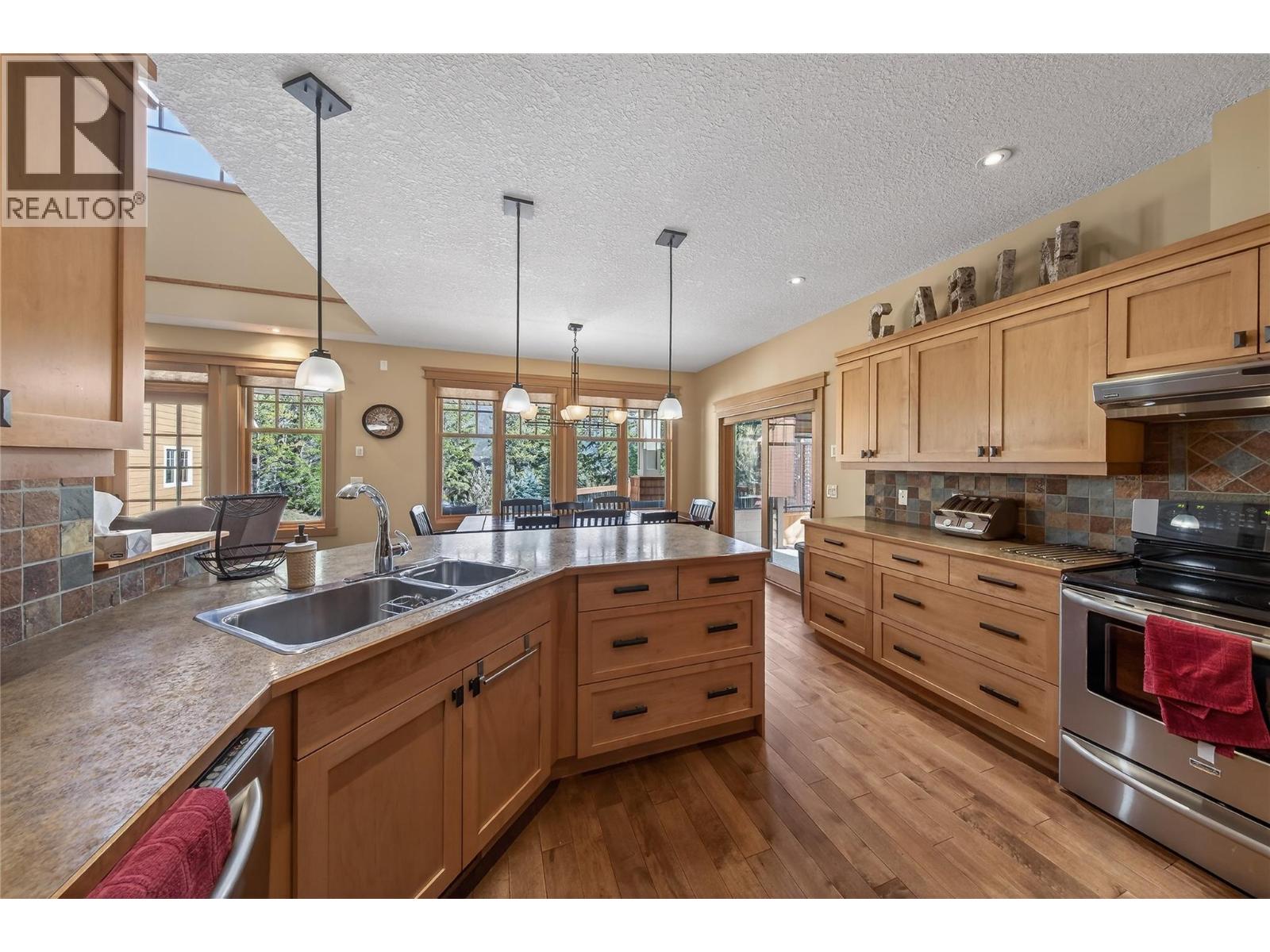 6880 Columbia Ridge Drive, Fairmont Hot Springs, British Columbia  V0B 1L2 - Photo 15 - 10379405