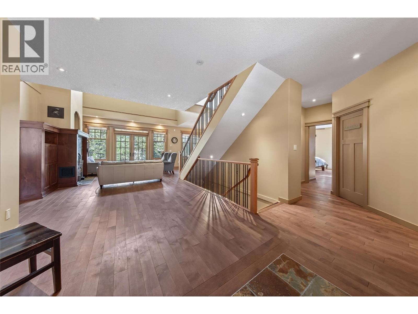 6880 Columbia Ridge Drive, Fairmont Hot Springs, British Columbia  V0B 1L2 - Photo 5 - 10379405