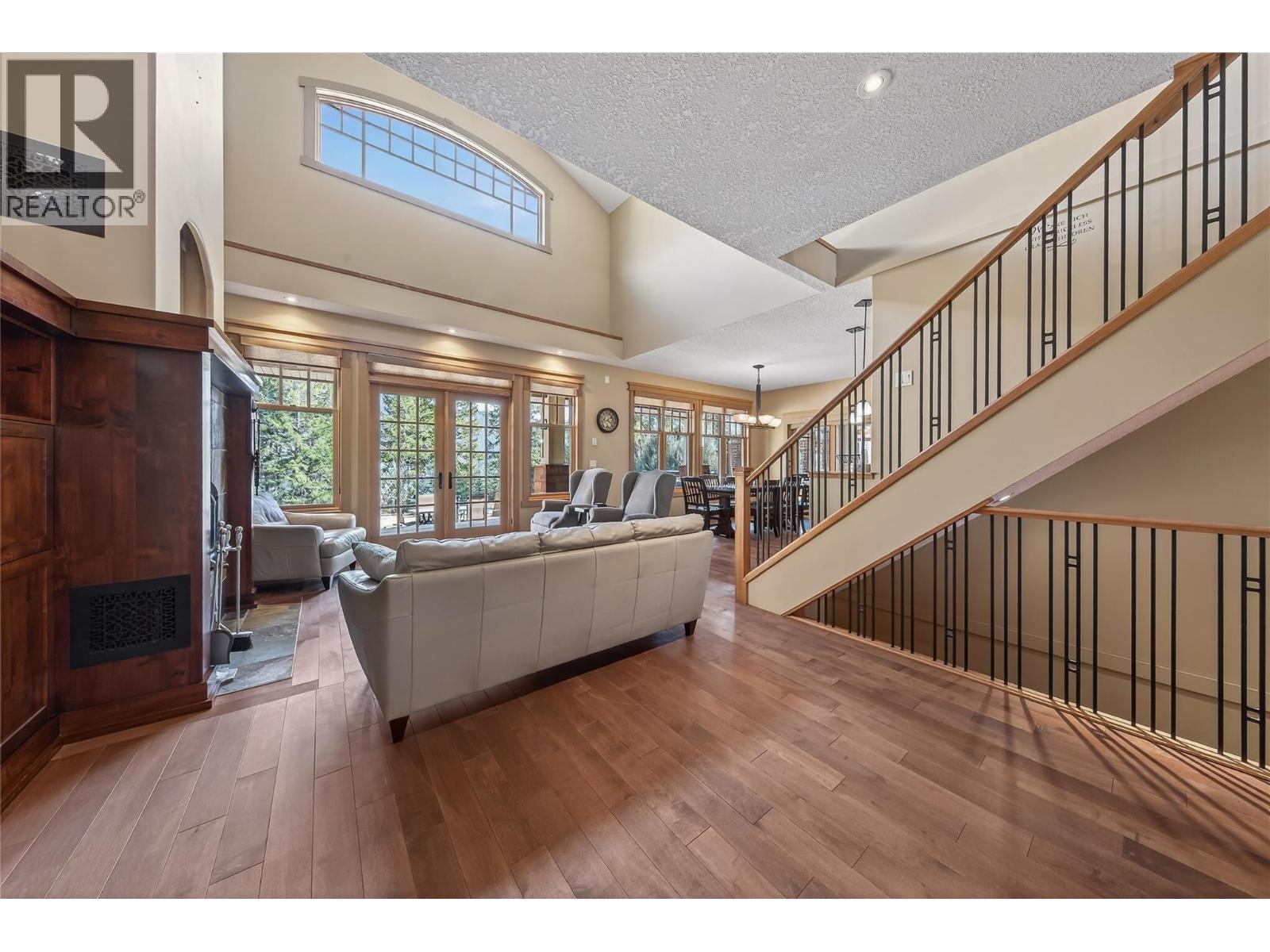 6880 Columbia Ridge Drive, Fairmont Hot Springs, British Columbia  V0B 1L2 - Photo 7 - 10379405
