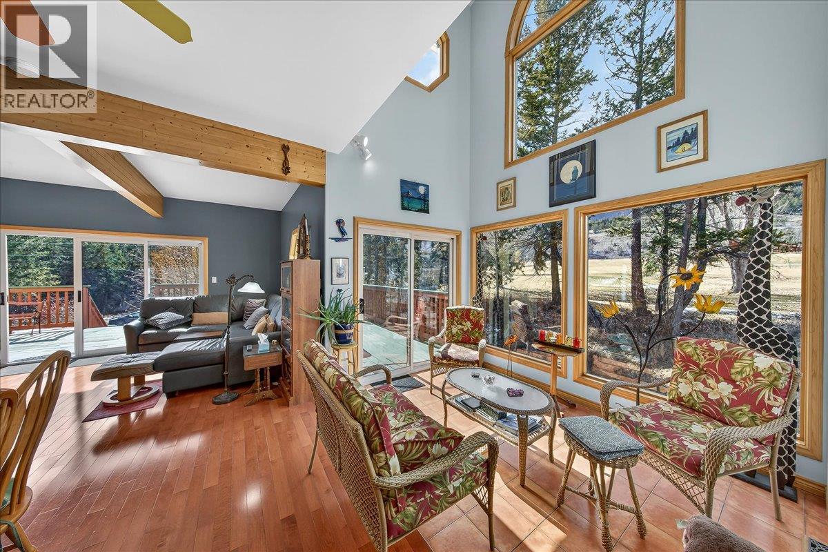 4529 Columbia Place, Fairmont Hot Springs, British Columbia  V0B 1L2 - Photo 2 - 10379249