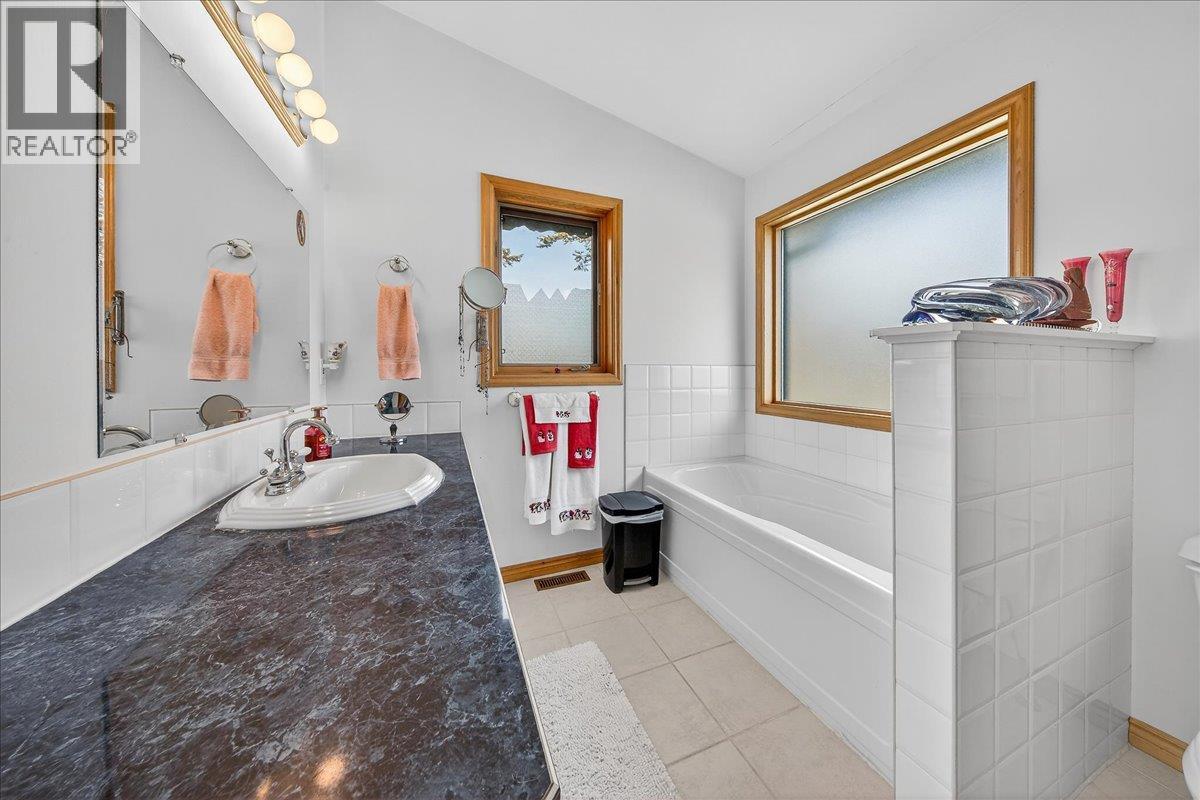 4529 Columbia Place, Fairmont Hot Springs, British Columbia  V0B 1L2 - Photo 24 - 10379249