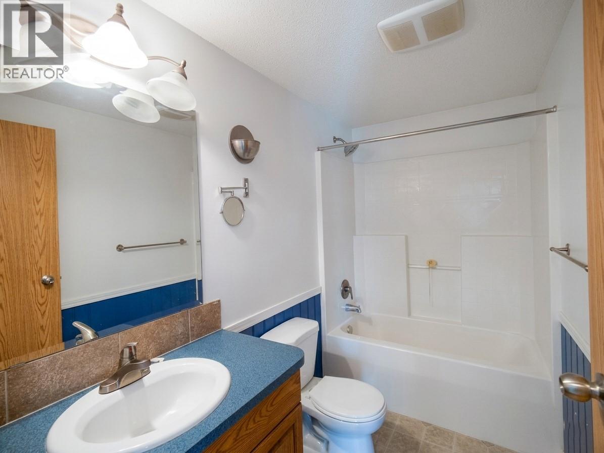 327 97a Highway, Spallumcheen, British Columbia  V0E 1B6 - Photo 11 - 10378647