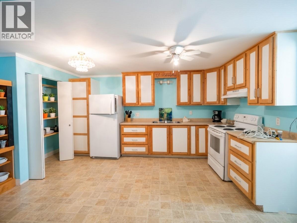 327 97a Highway, Spallumcheen, British Columbia  V0E 1B6 - Photo 25 - 10378647