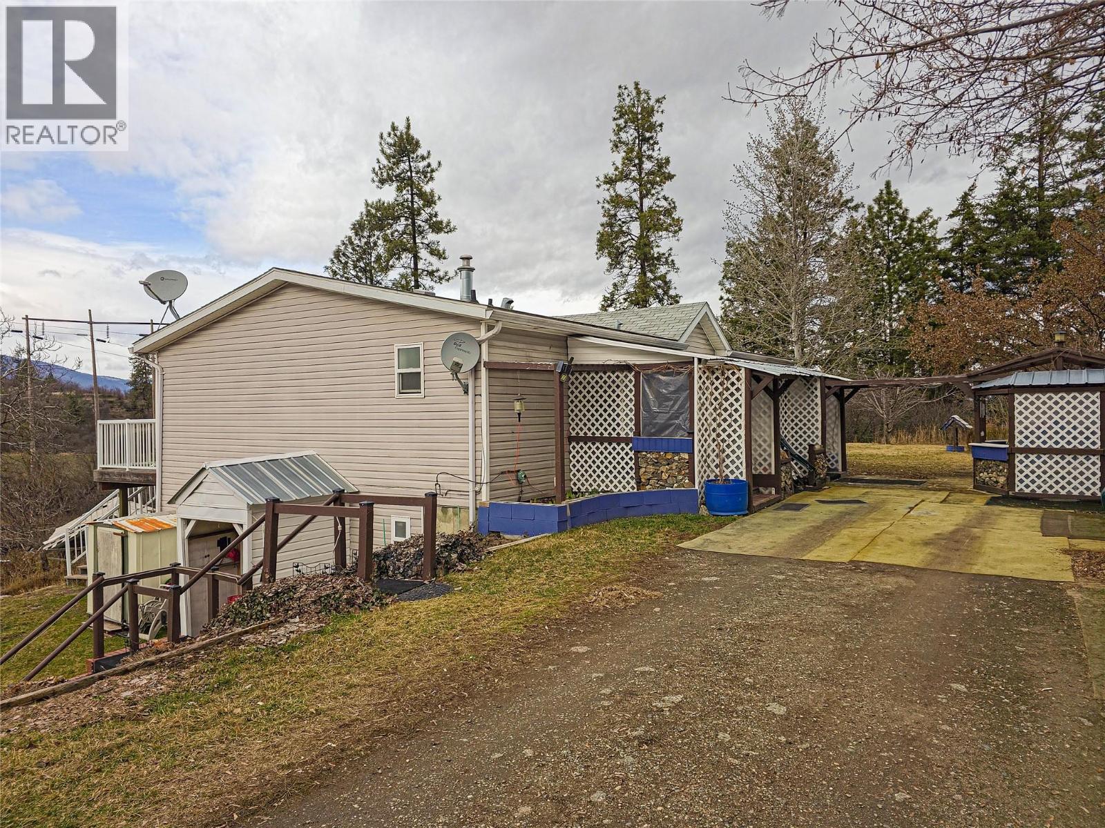 327 97a Highway, Spallumcheen, British Columbia  V0E 1B6 - Photo 31 - 10378647