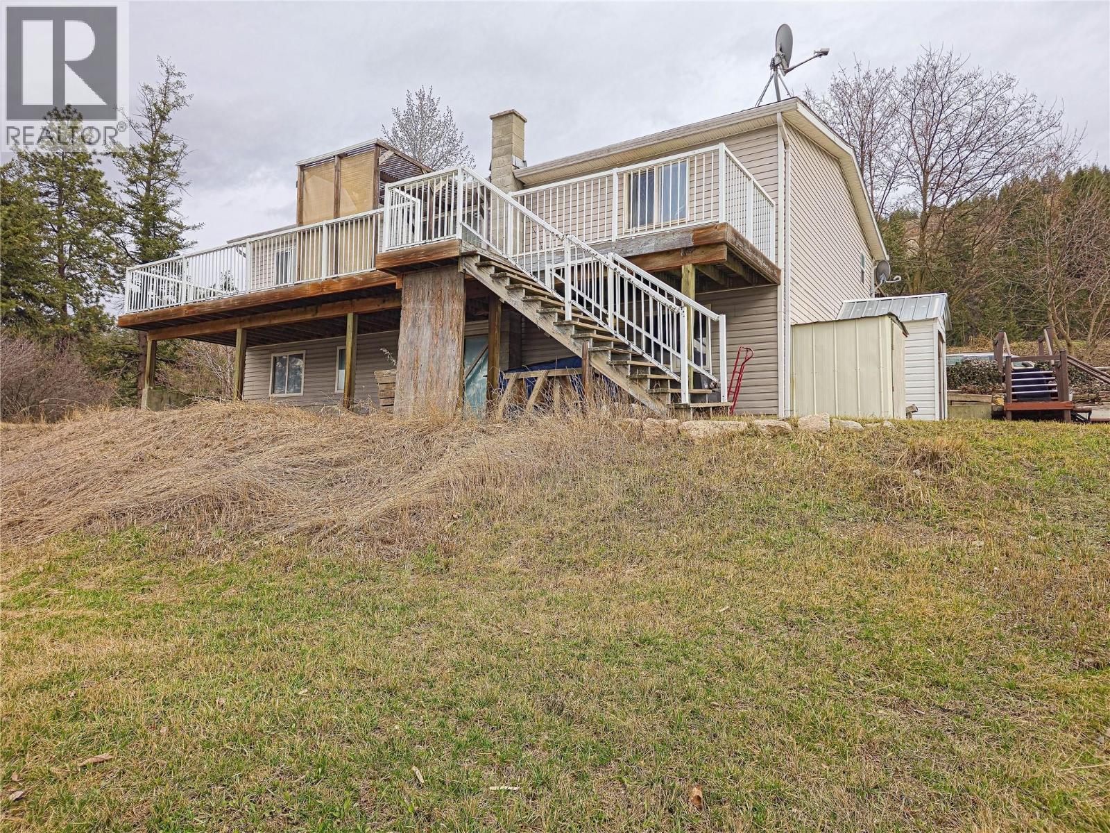 327 97a Highway, Spallumcheen, British Columbia  V0E 1B6 - Photo 4 - 10378647