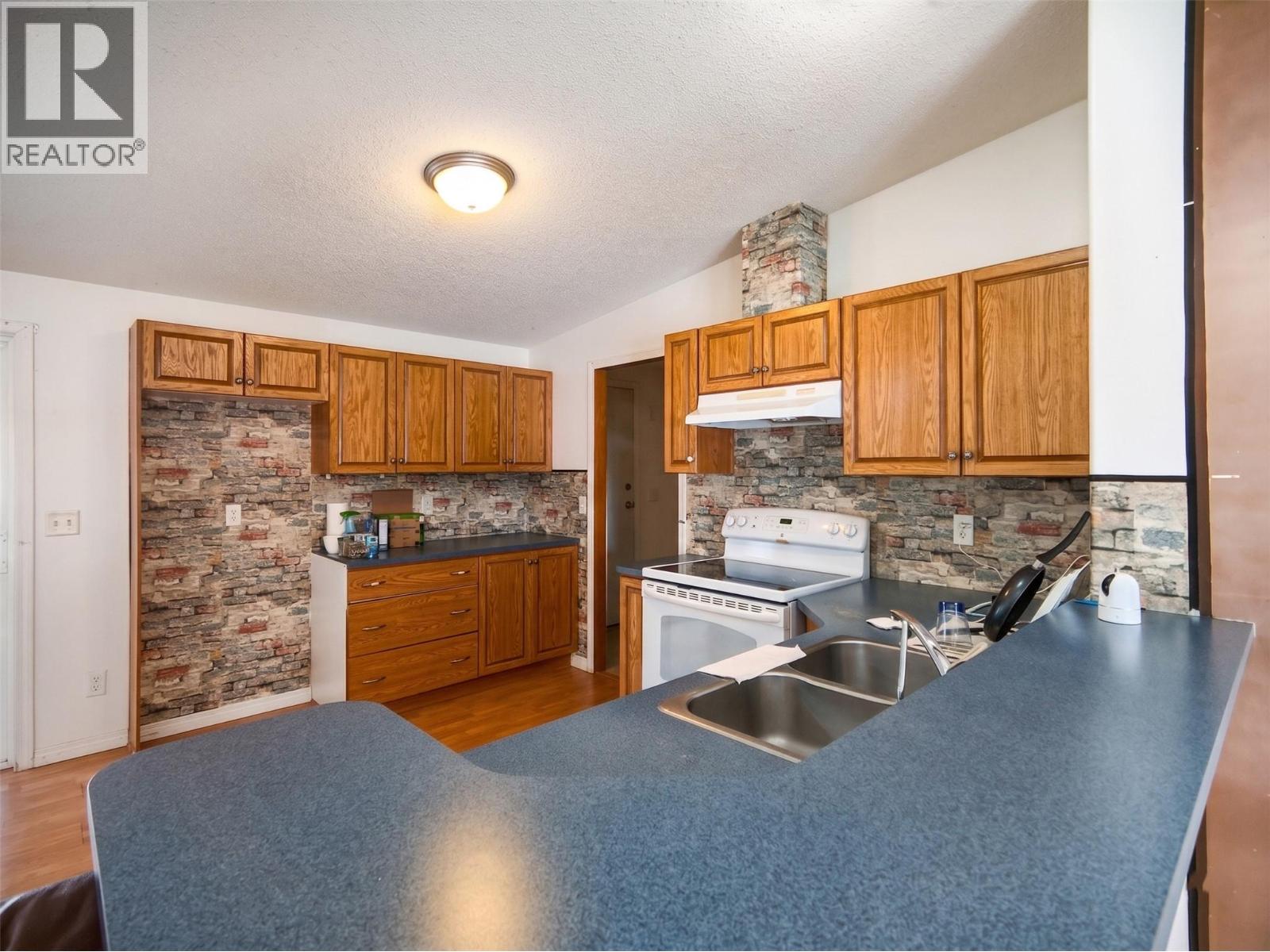 327 97a Highway, Spallumcheen, British Columbia  V0E 1B6 - Photo 6 - 10378647