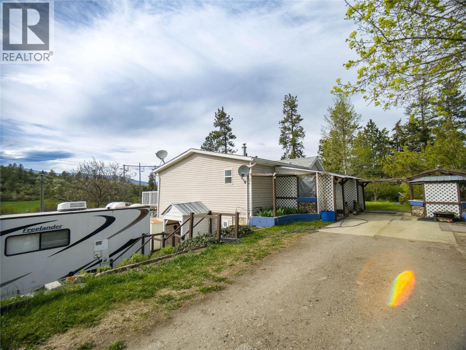 327 97a Highway, Spallumcheen, British Columbia  V0E 1B6 - Photo 68 - 10378647